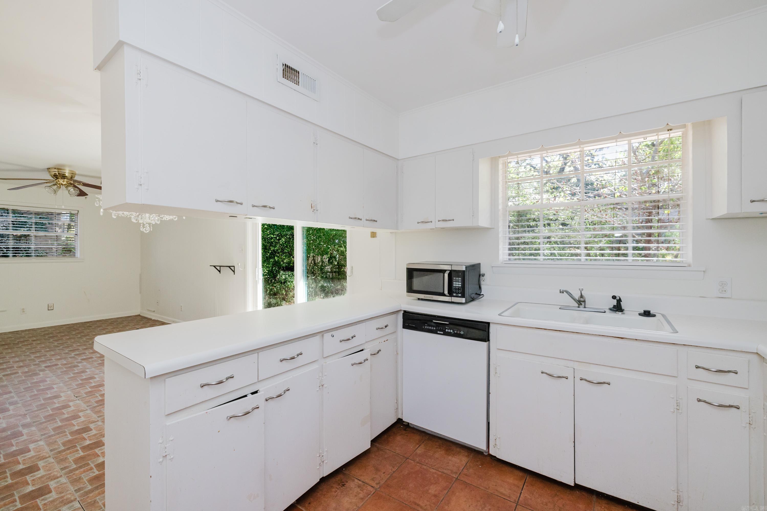 7821 Illinois Street Property Photo 12