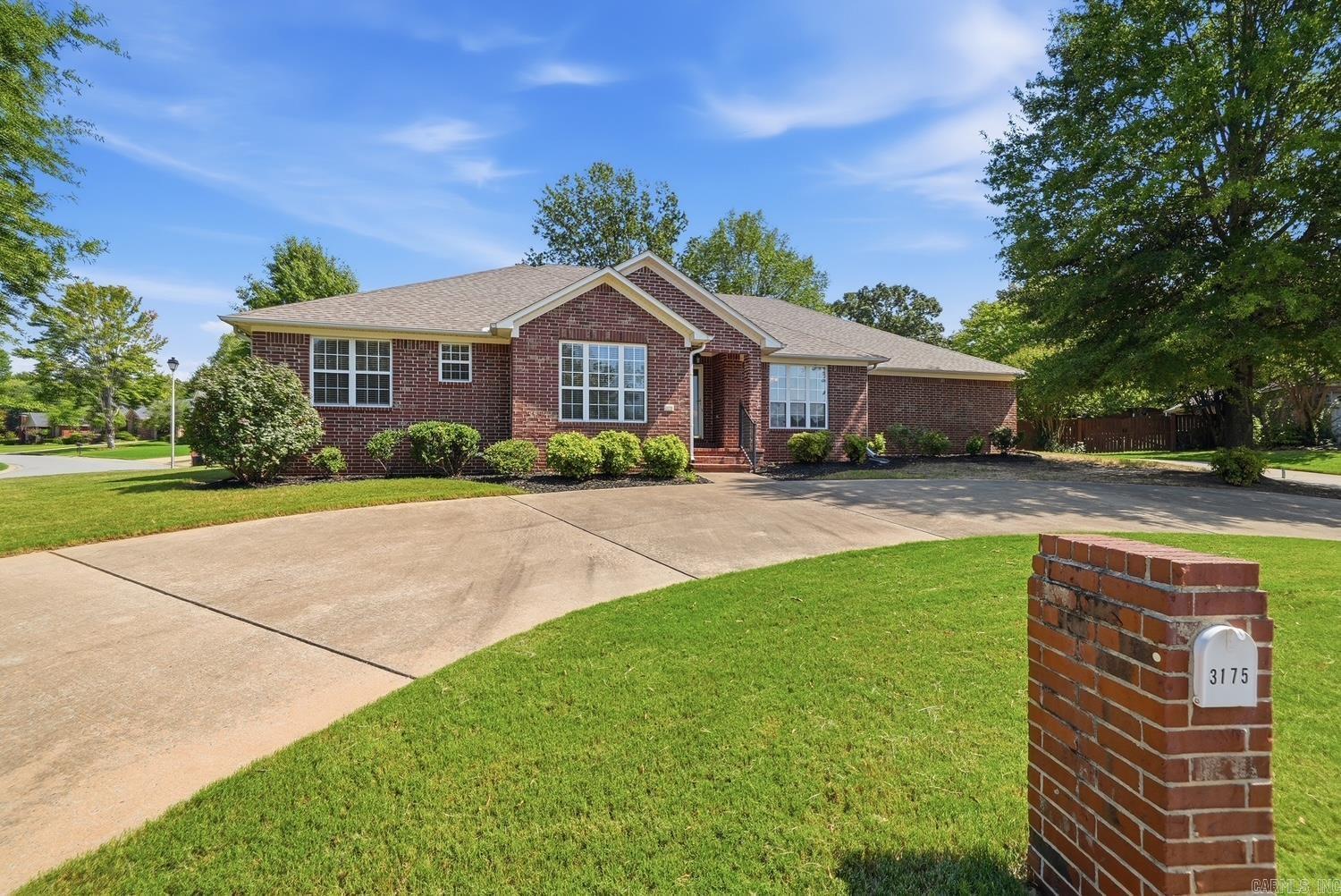 3175 Cleburne Cove Property Photo 5