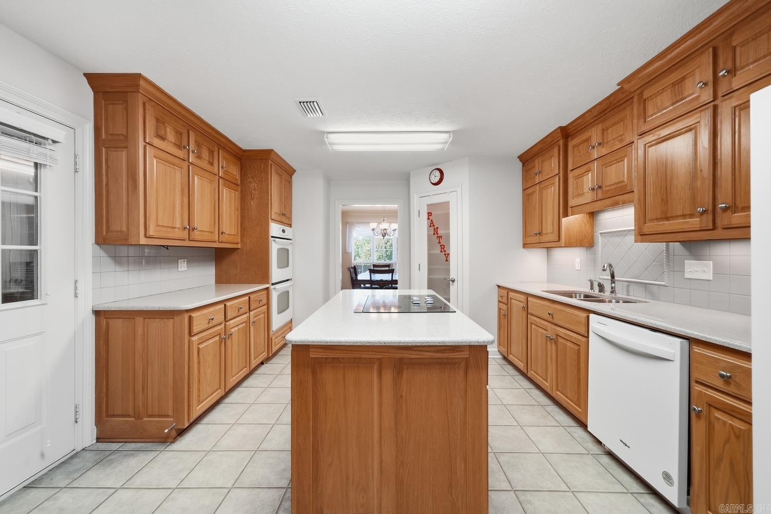 3175 Cleburne Cove Property Photo 7