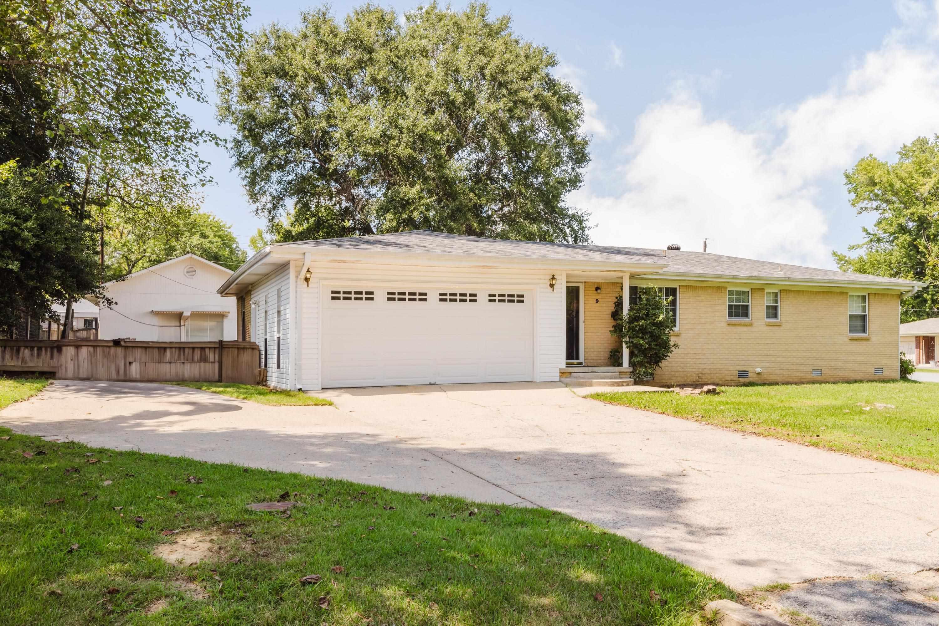 9 Wincrest Circle Property Photo 3