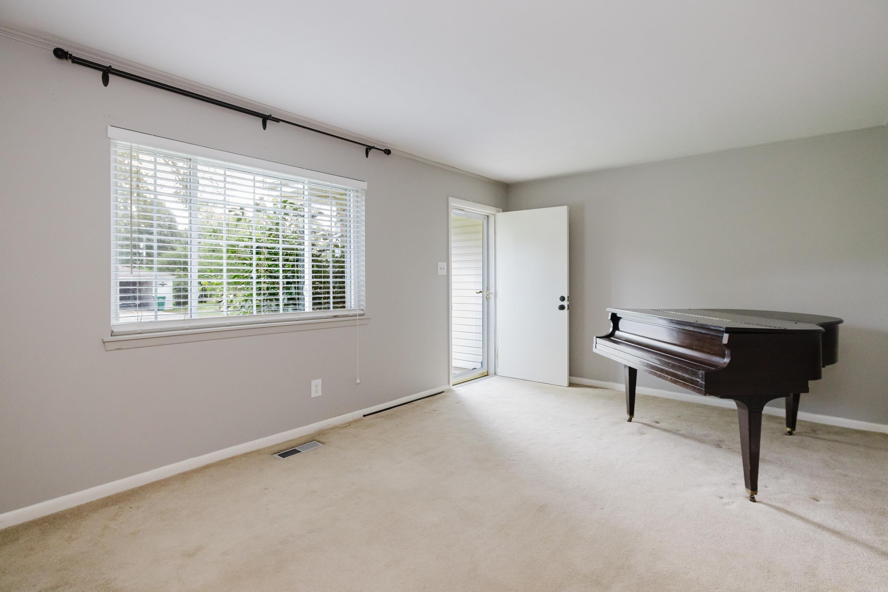 9 Wincrest Circle Property Photo 4