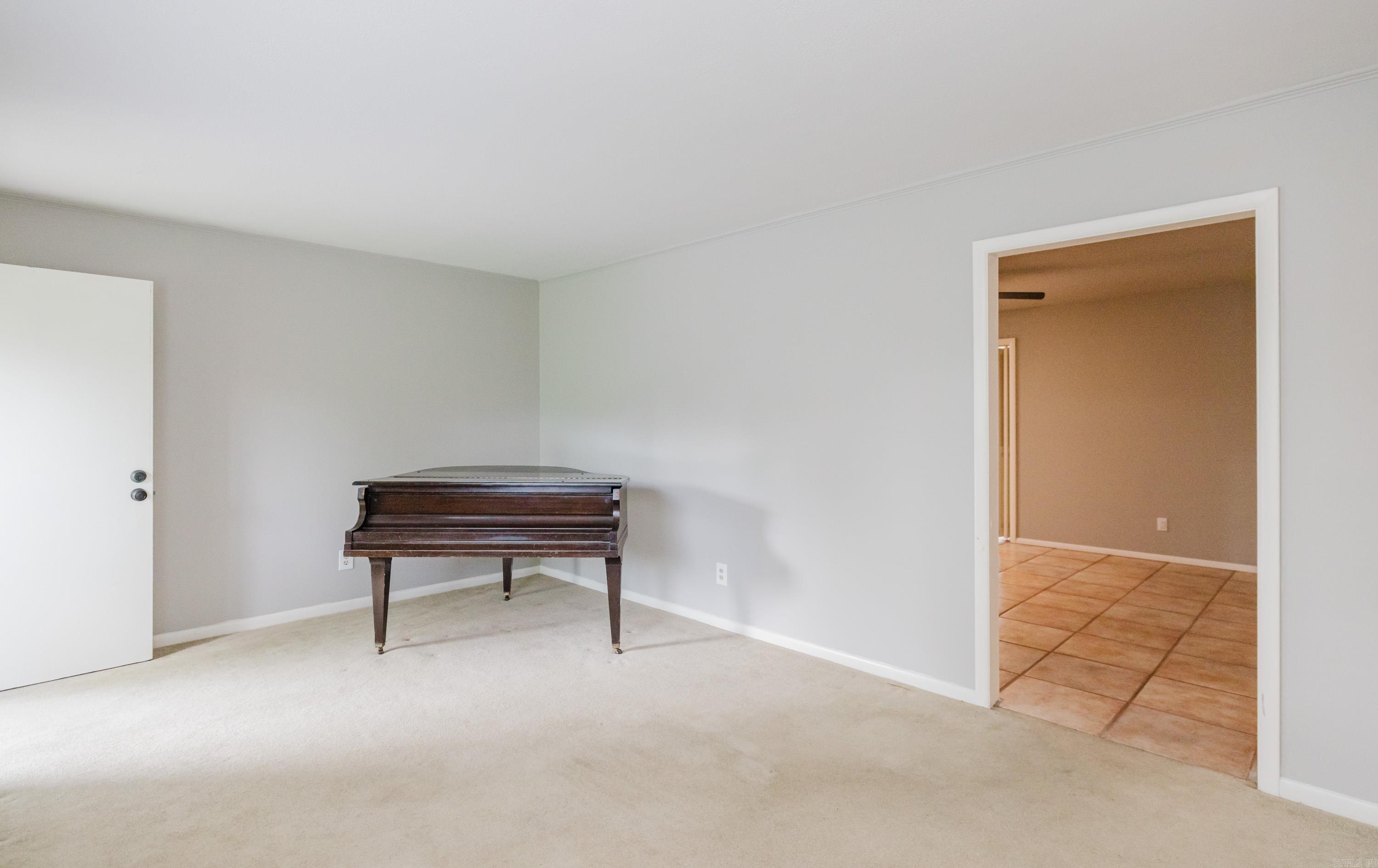 9 Wincrest Circle Property Photo 5