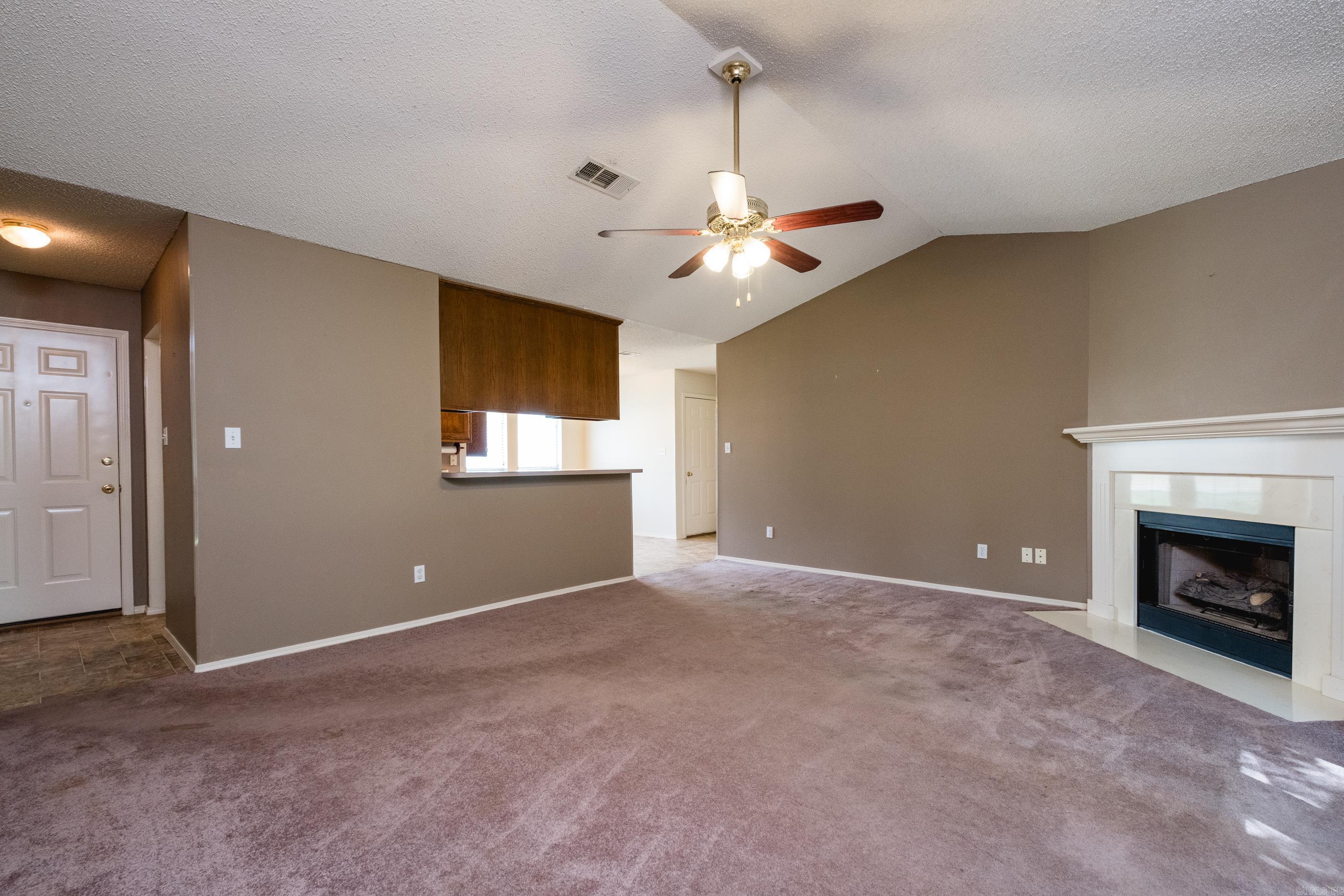 2000 Cherry Creek Circle Property Photo 8