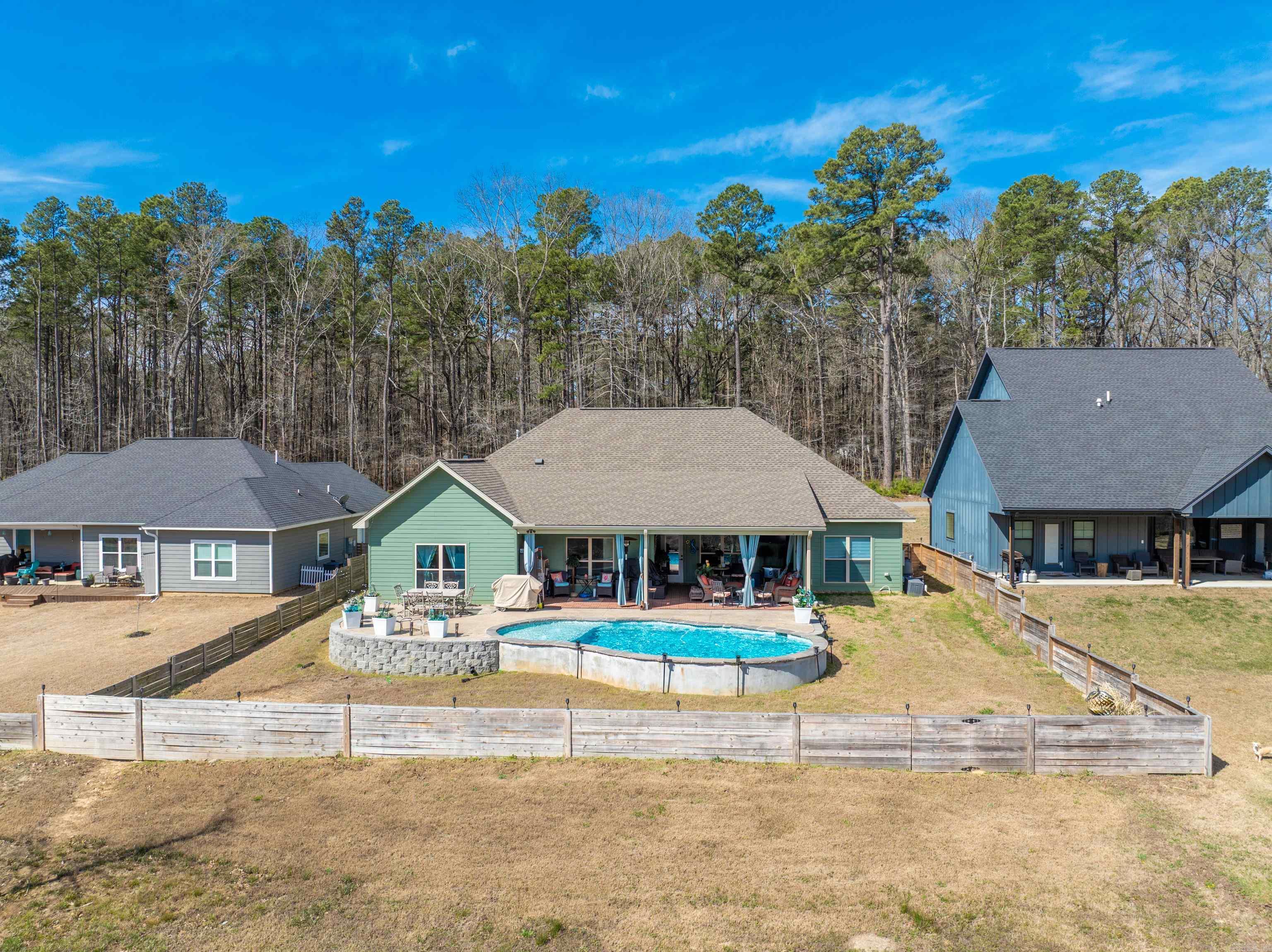 664 Hiram Property Photo 1