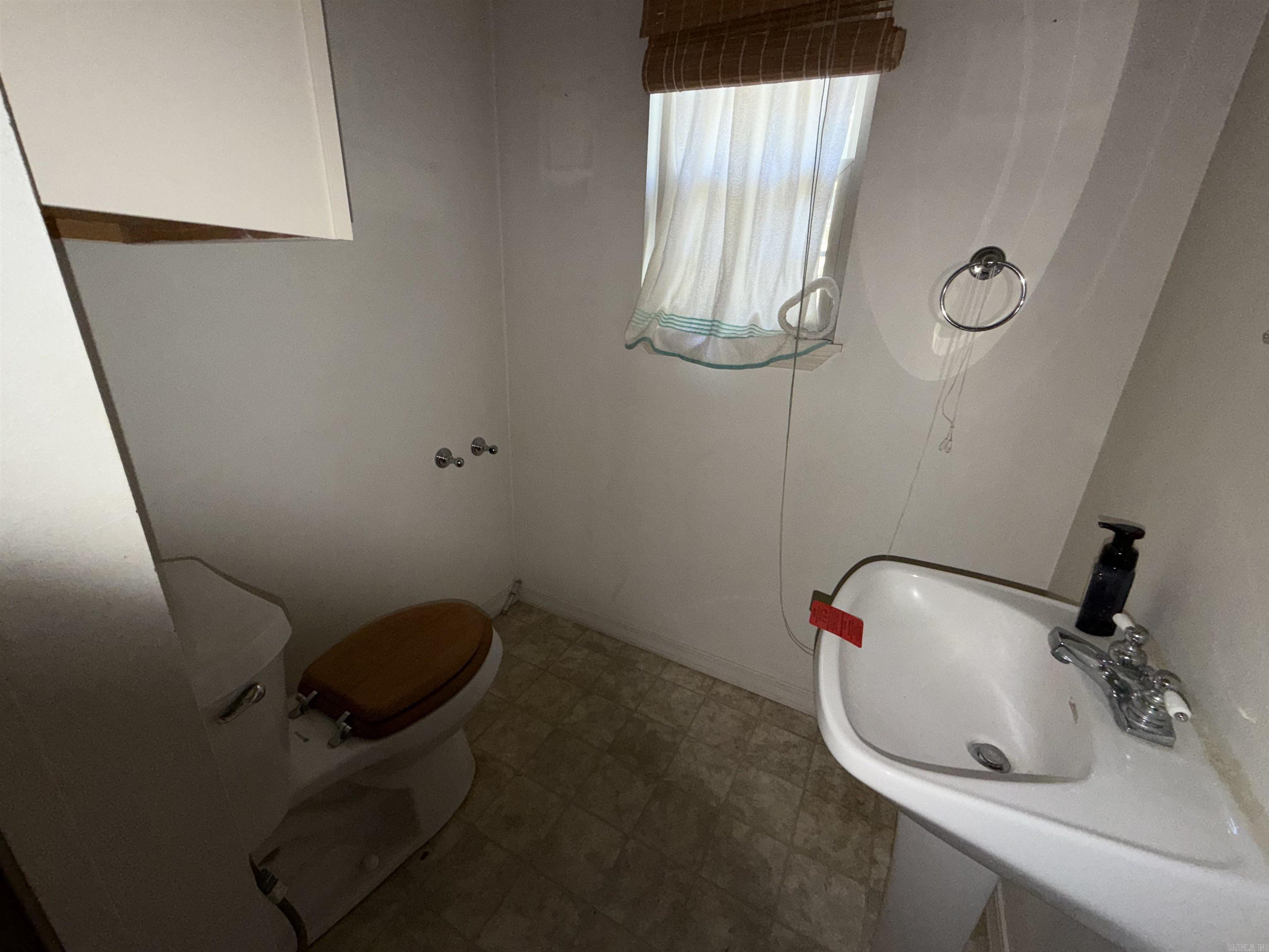 140 Janel Court Property Photo 11