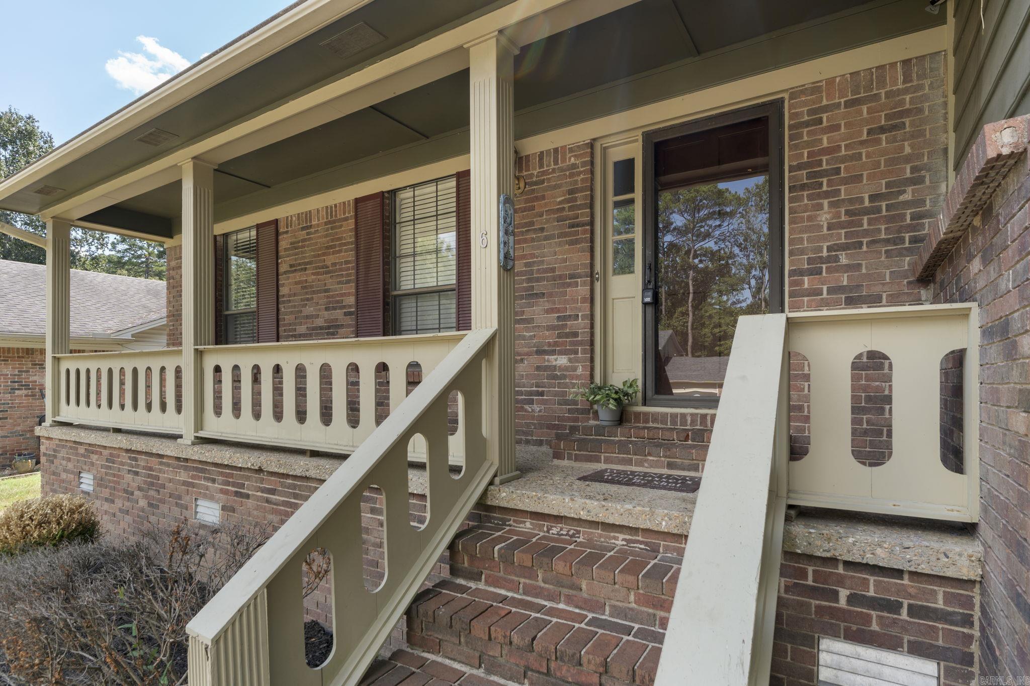 6 Clover Court Property Photo 4
