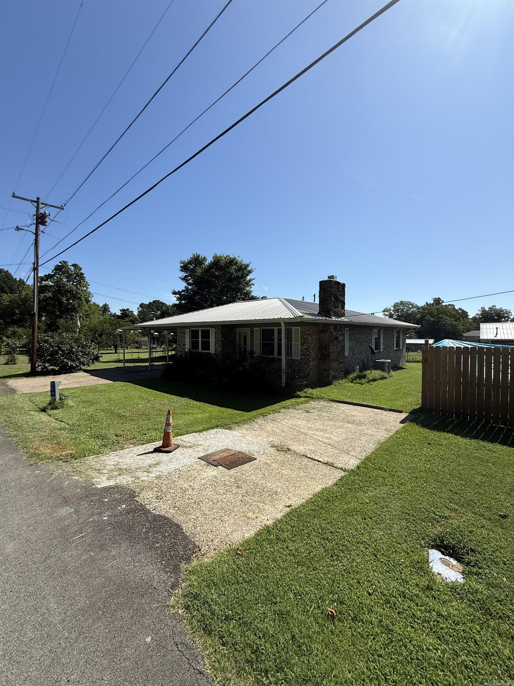 273 Poplar Street Property Photo 2