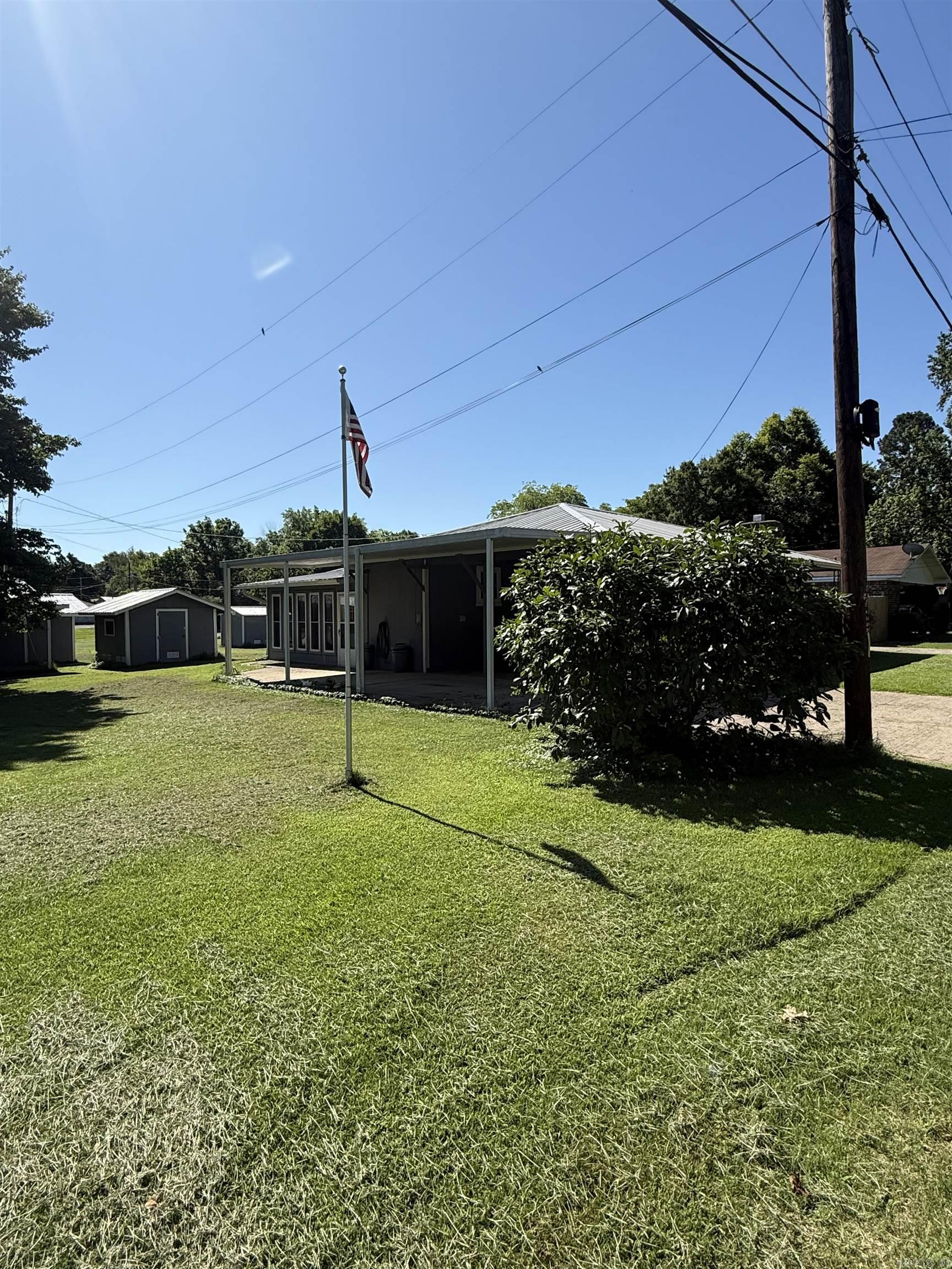 273 Poplar Street Property Photo 4