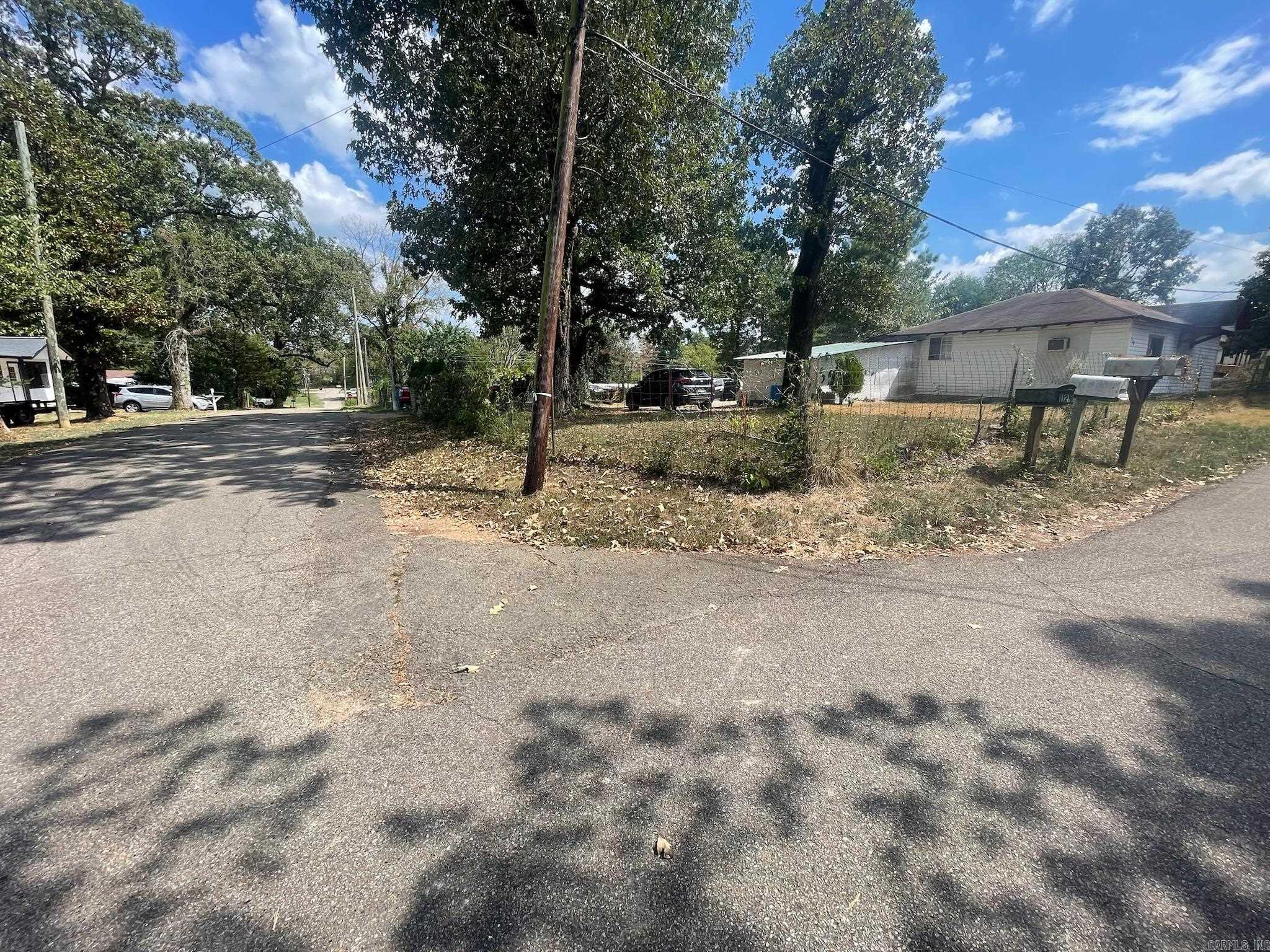 1118 N Pine Street Property Photo 3