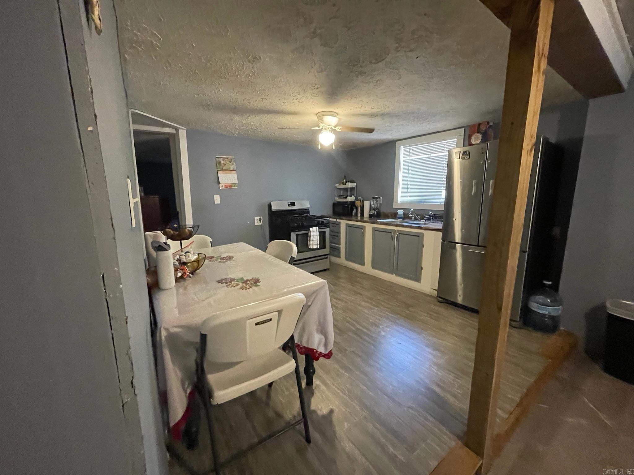 1118 N Pine Street Property Photo 4