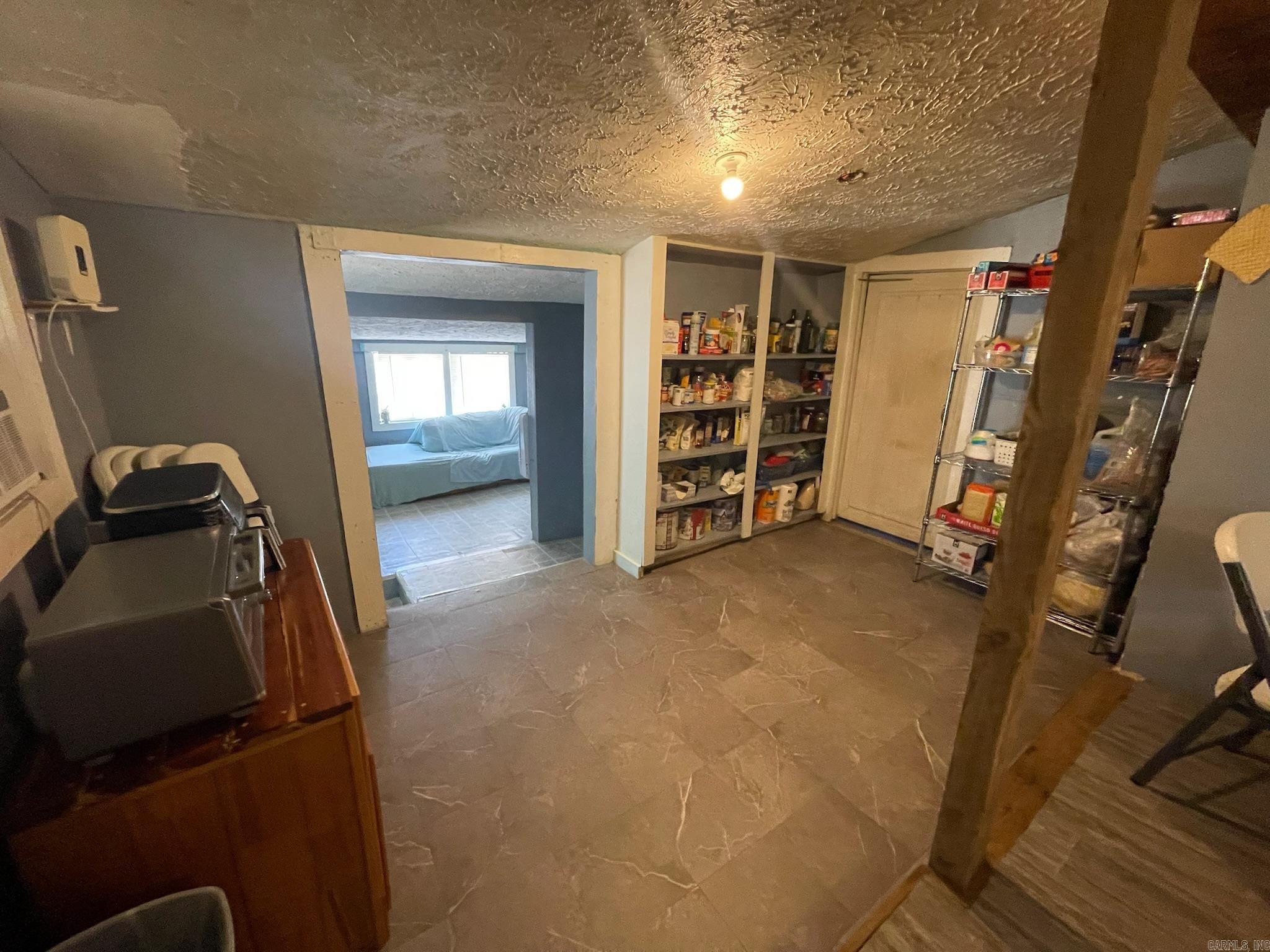 1118 N Pine Street Property Photo 7