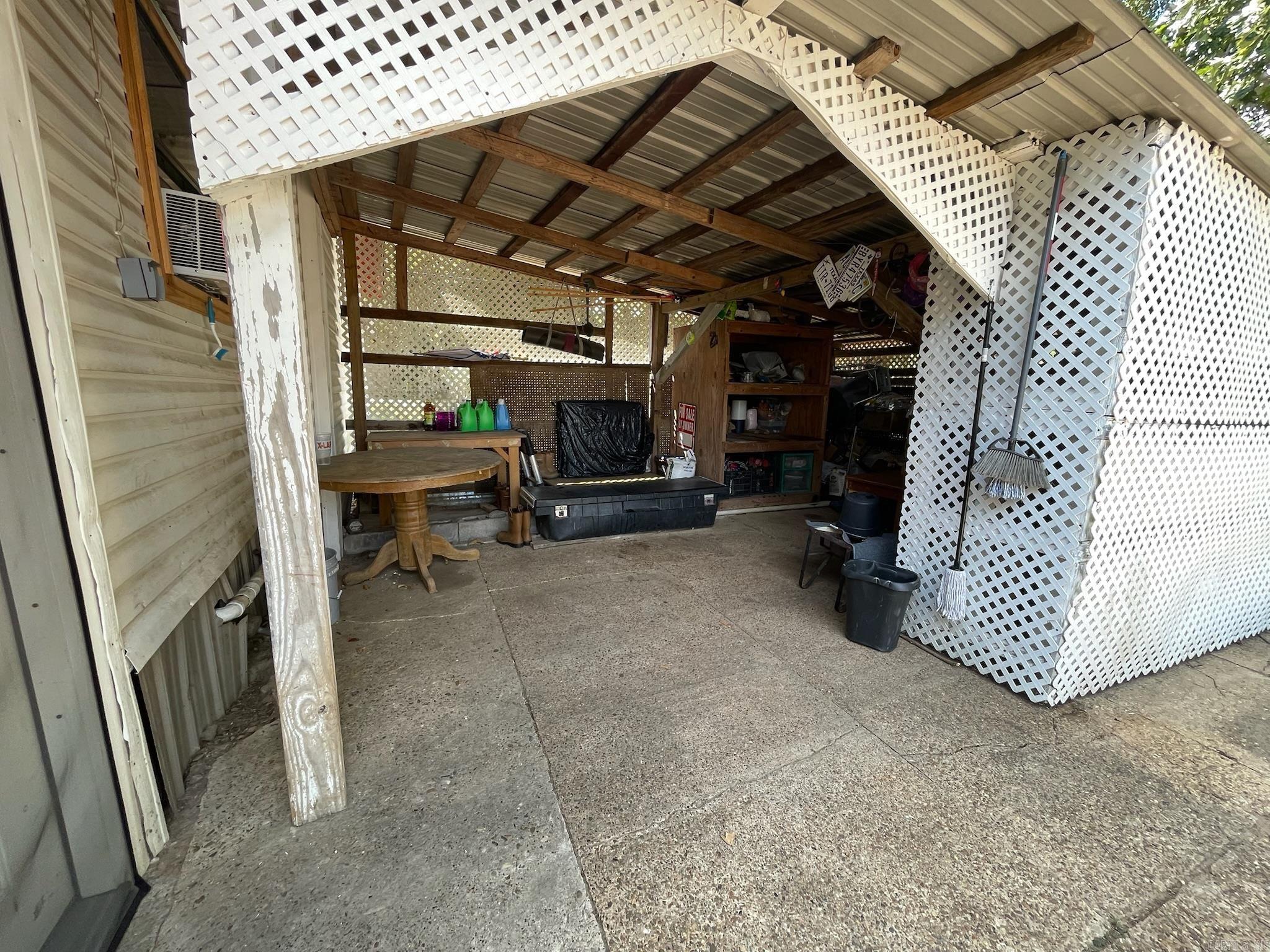 1118 N Pine Street Property Photo 16
