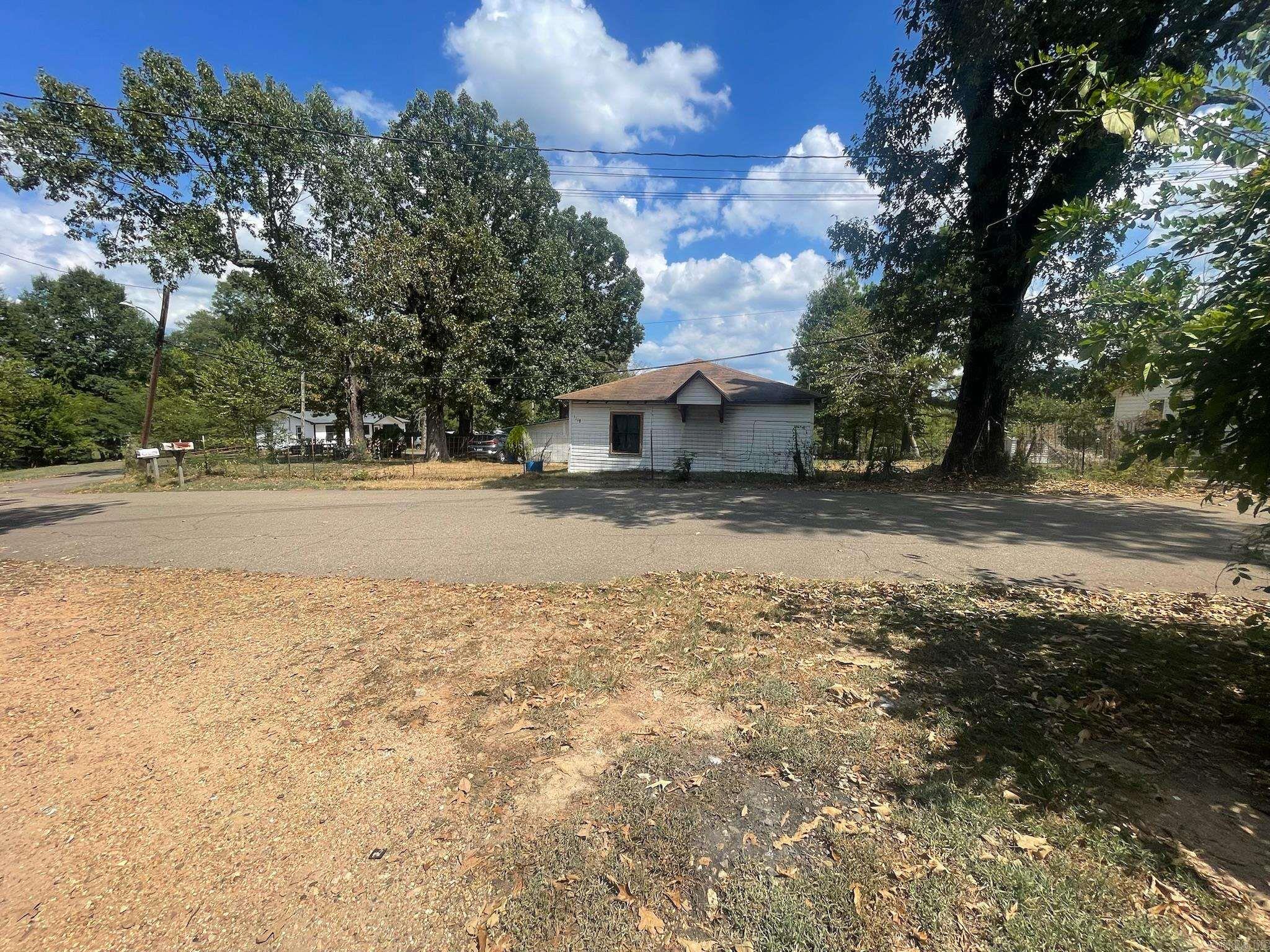 1118 N Pine Street Property Photo 25