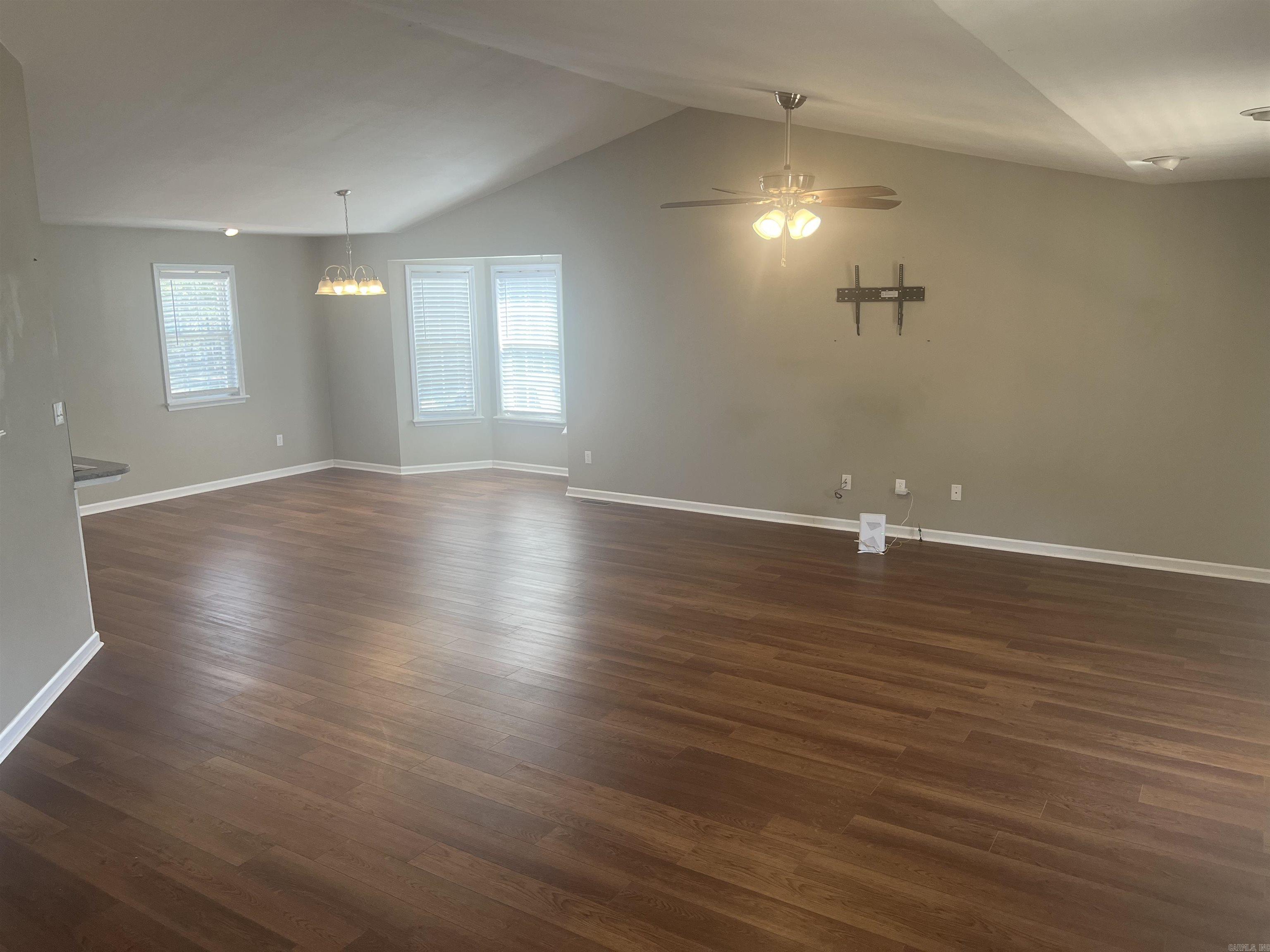 204 Bumblebee Property Photo 15