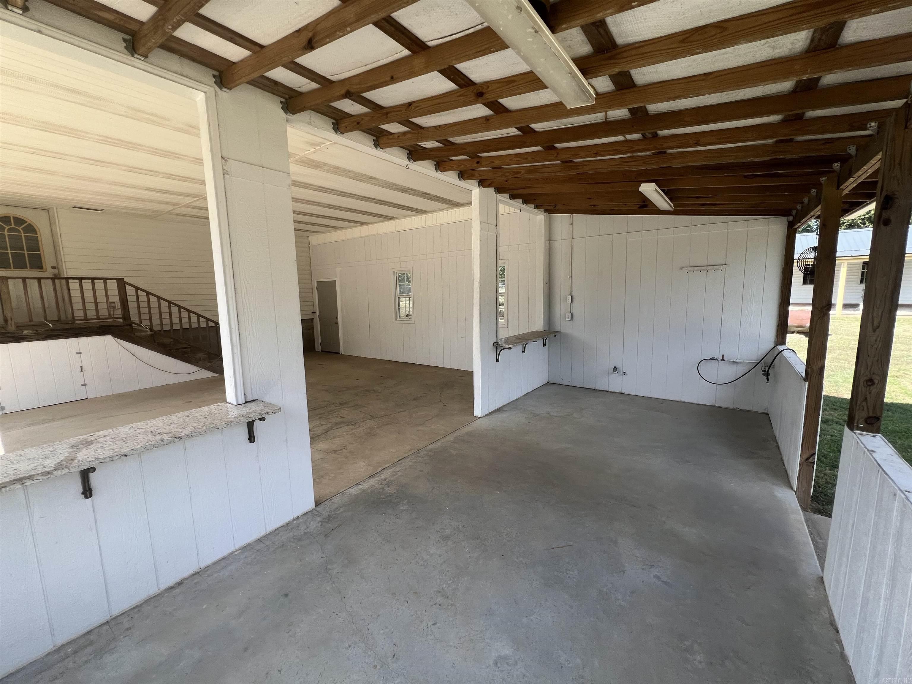 204 Bumblebee Property Photo 29