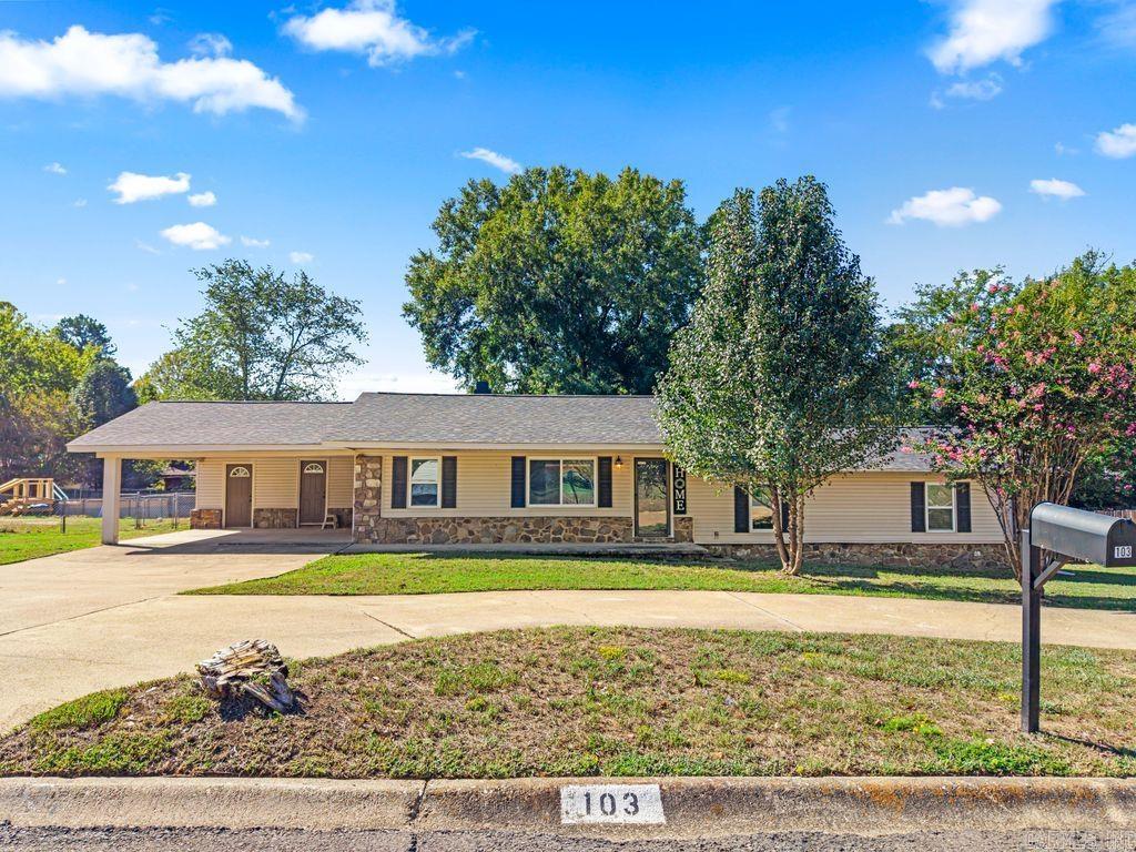 103 Longleaf Property Photo 2