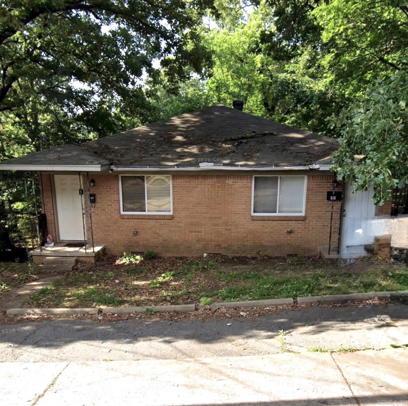 902 & 904 W 45th Street Property Photo 1