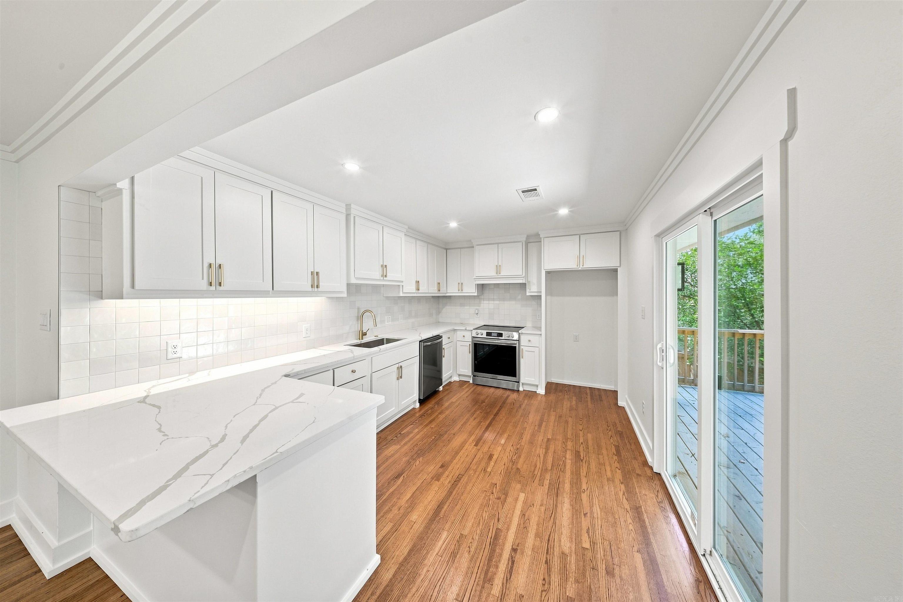 5808 Scenic Drive Property Photo 8