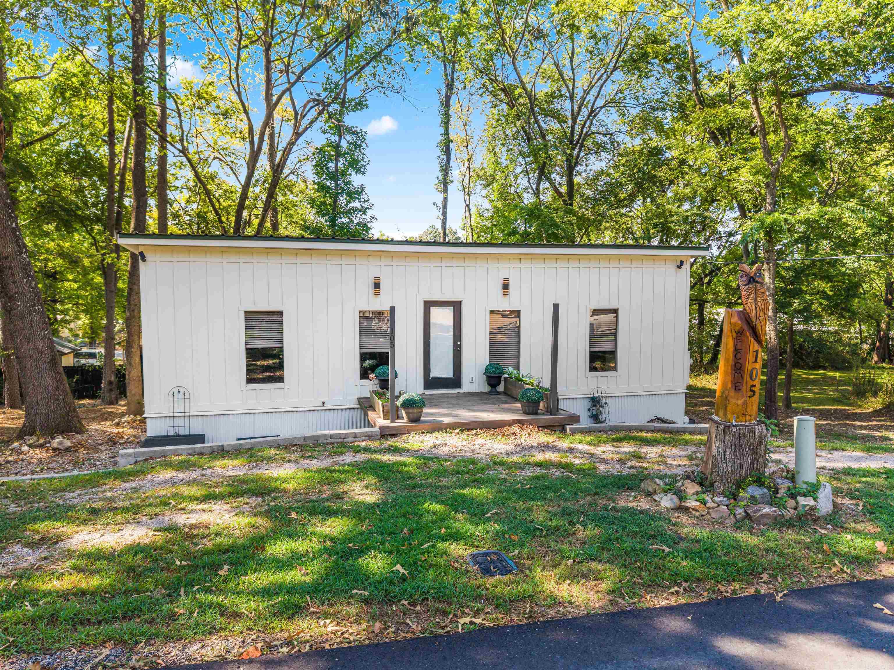 105 McCafferty Street Property Photo 1