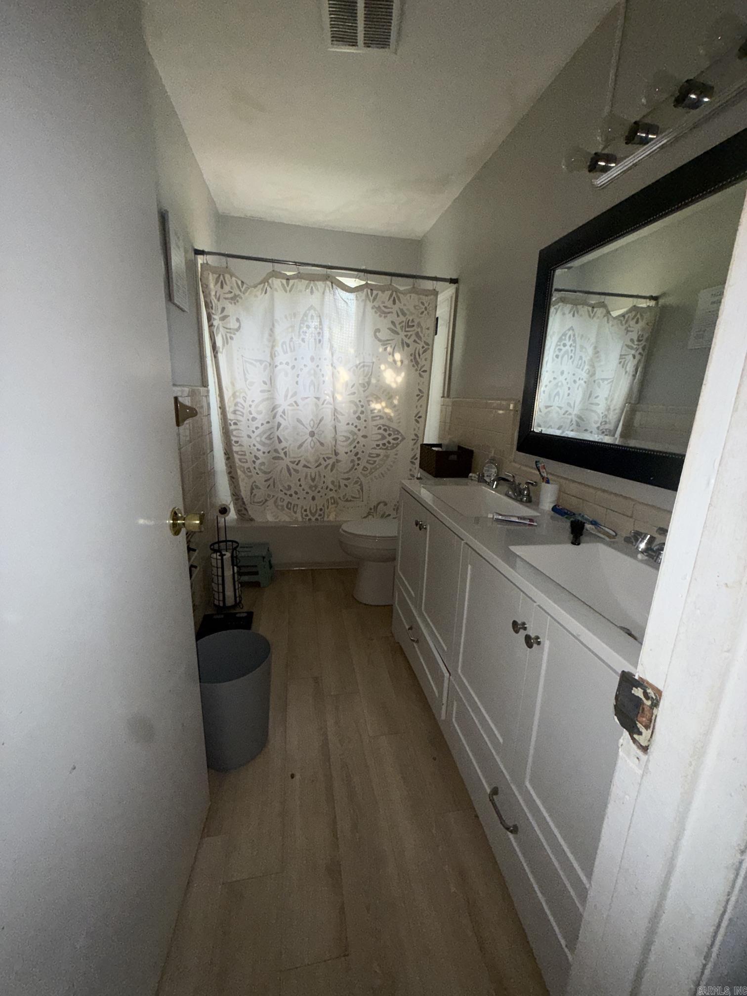 205 Southeastern Avenue Property Photo 4