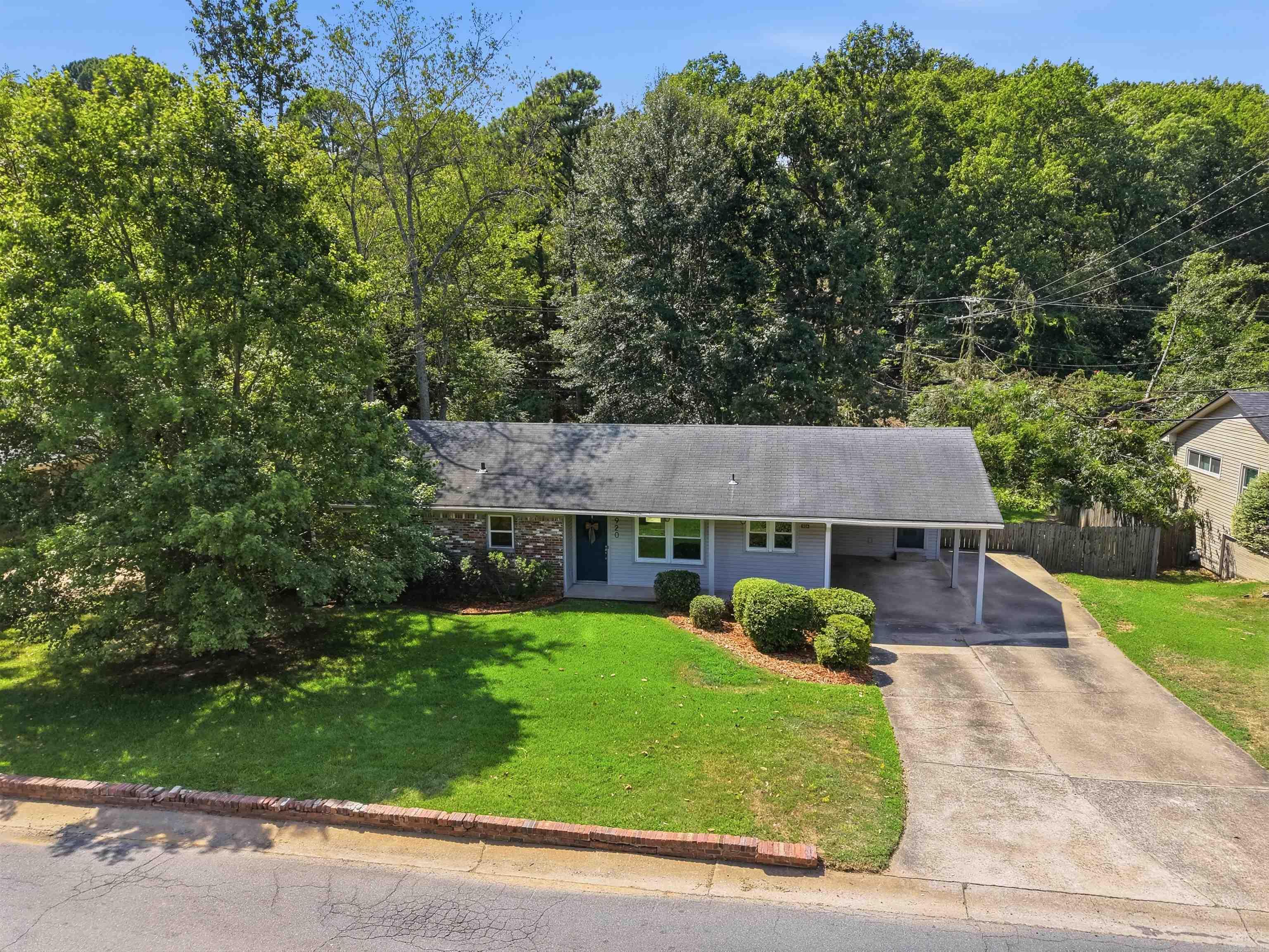 920 Pine Valley Road Property Photo 2