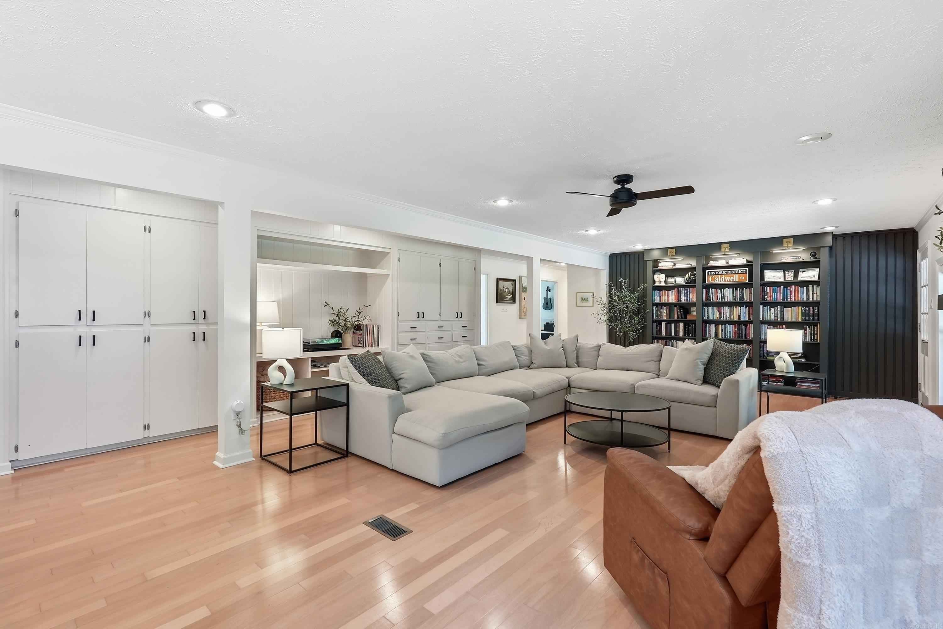 1826 Caldwell Street Property Photo 6
