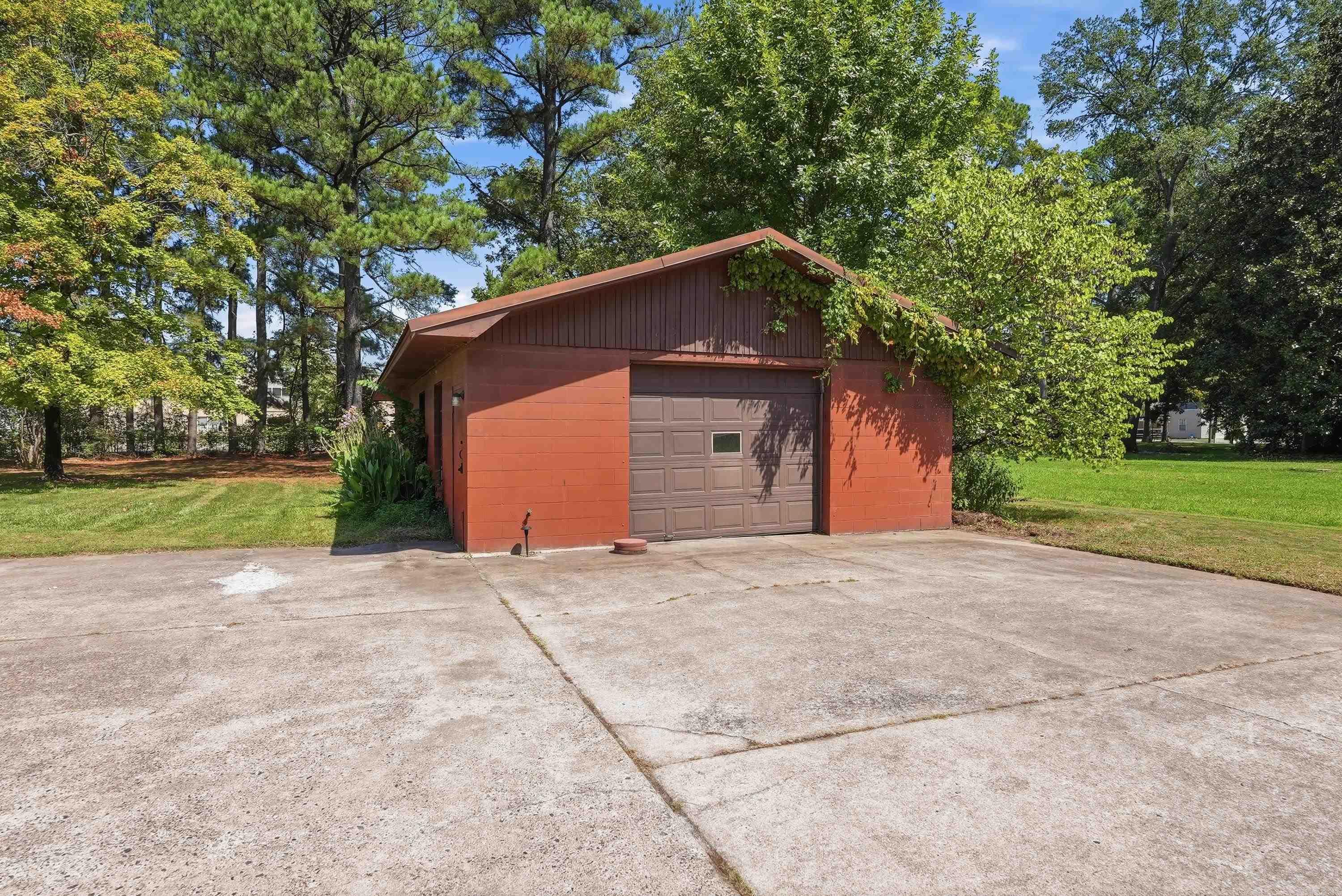 1826 Caldwell Street Property Photo 28