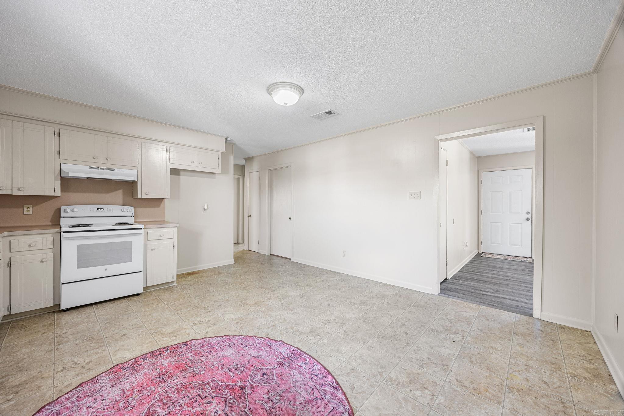 211 S Polk Street Property Photo 11