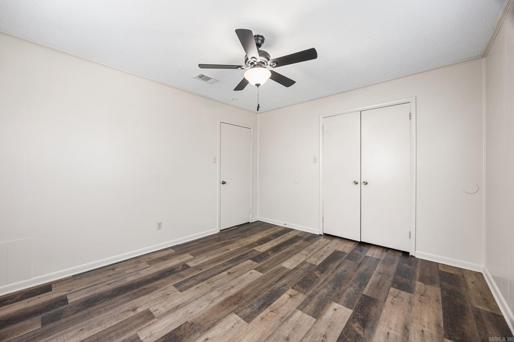 211 S Polk Street Property Photo 14