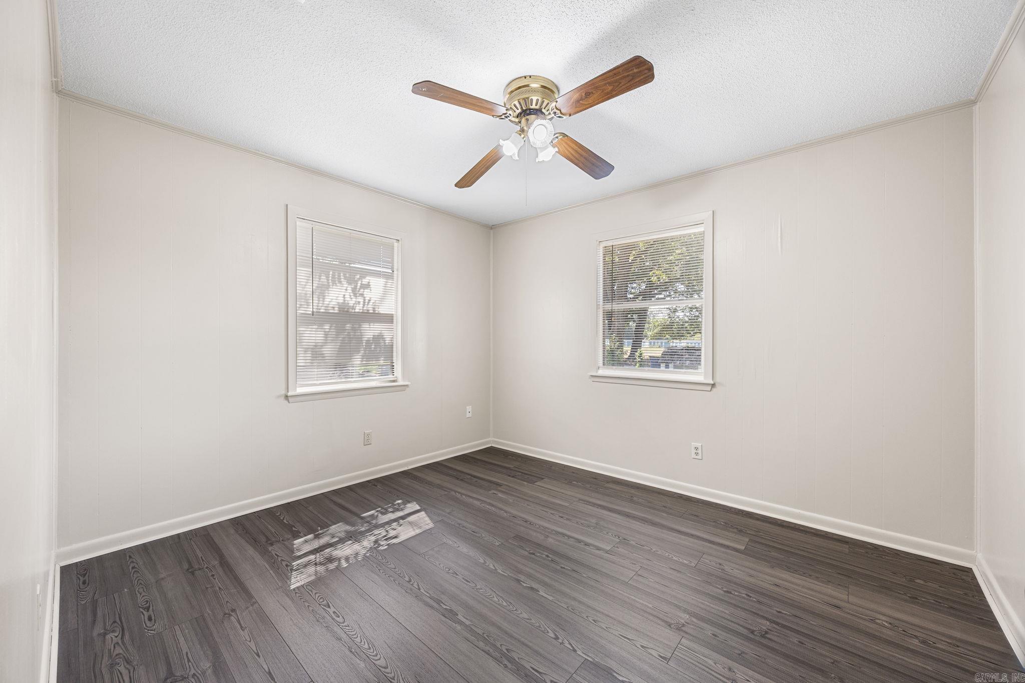 211 S Polk Street Property Photo 16