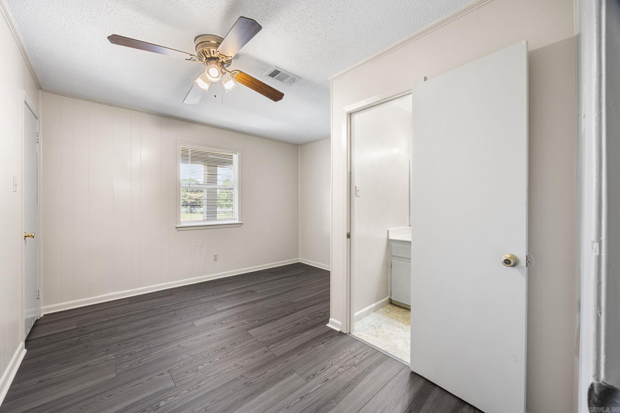 211 S Polk Street Property Photo 18