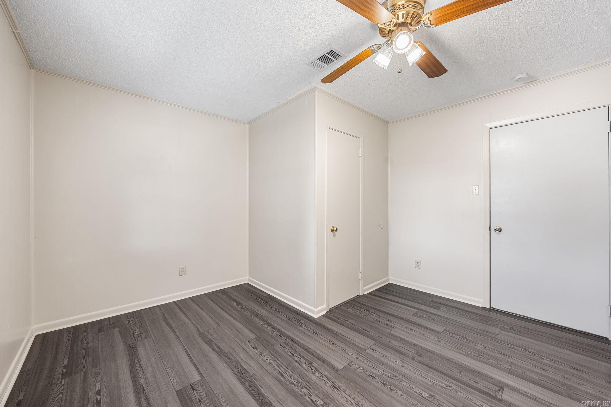 211 S Polk Street Property Photo 19