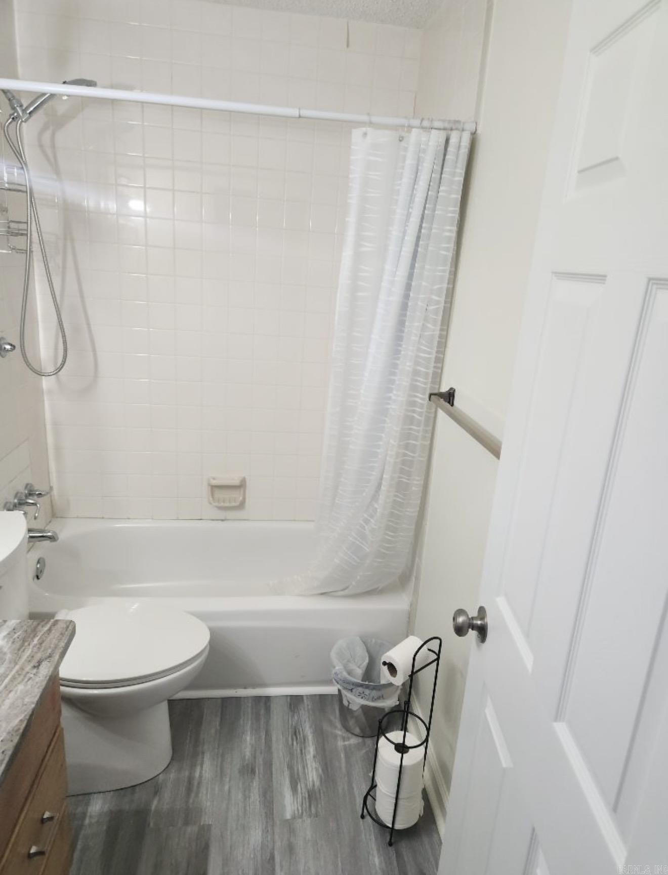 500 S Valentine Property Photo 5