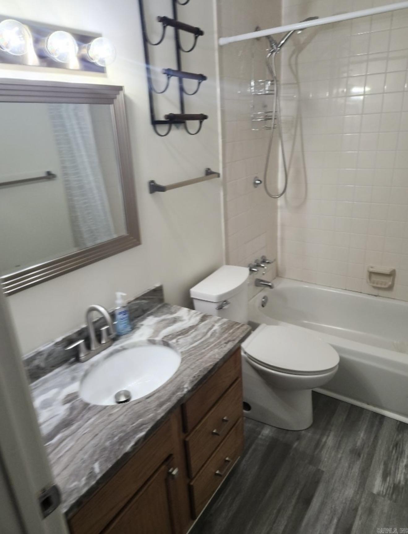 500 S Valentine Property Photo 6