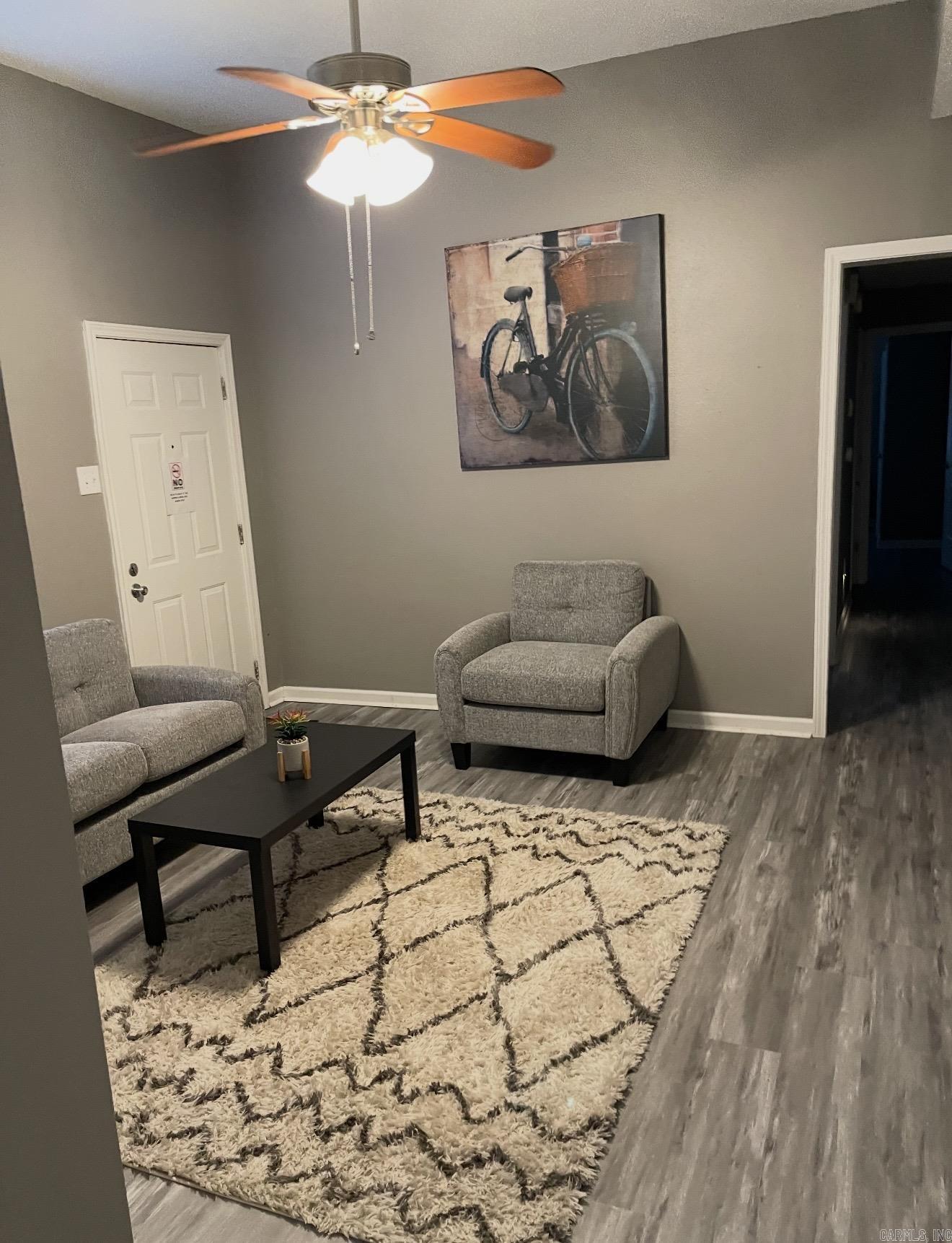 500 S Valentine Property Photo 10
