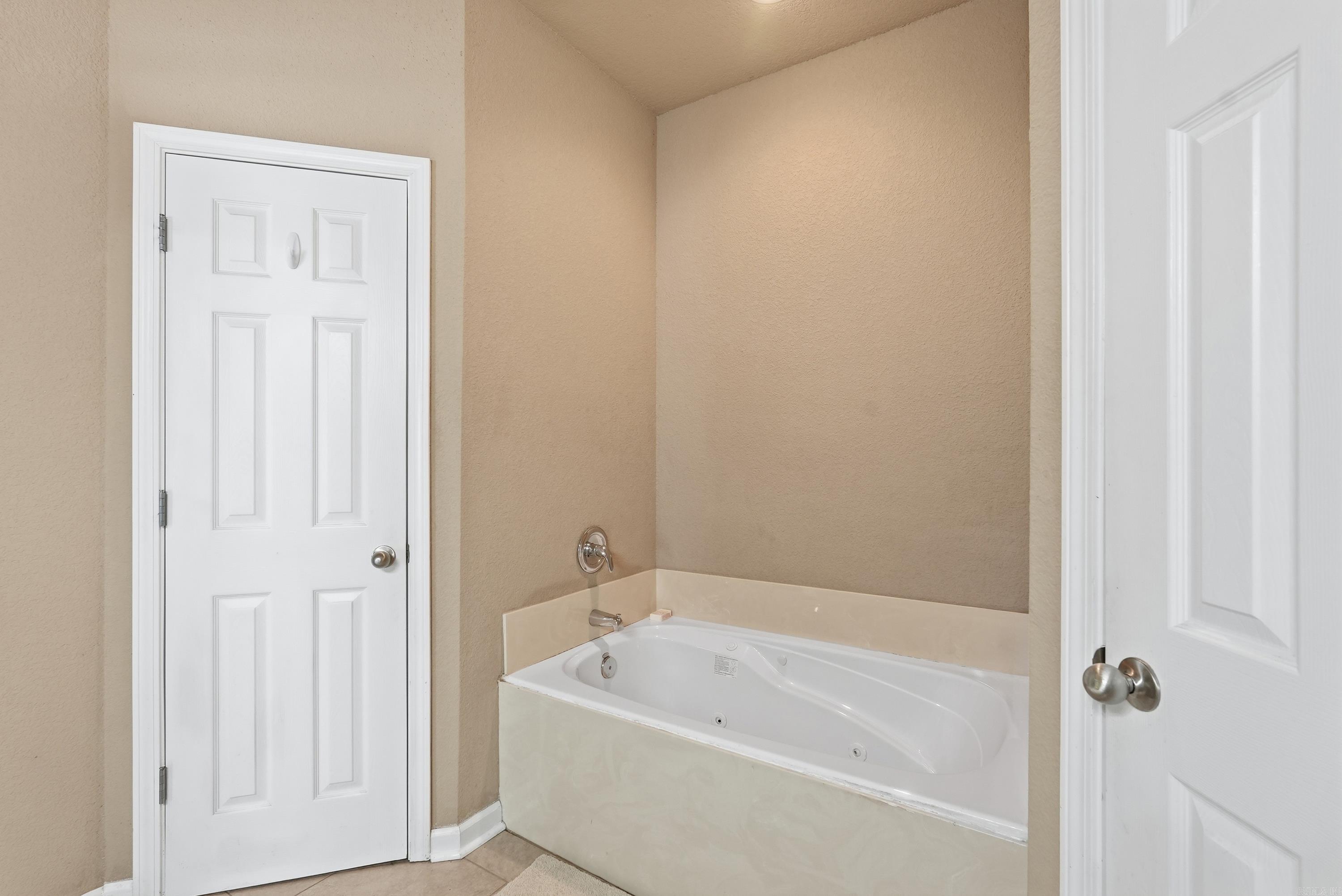 1710 Royal Oaks Dr Drive Property Photo 23