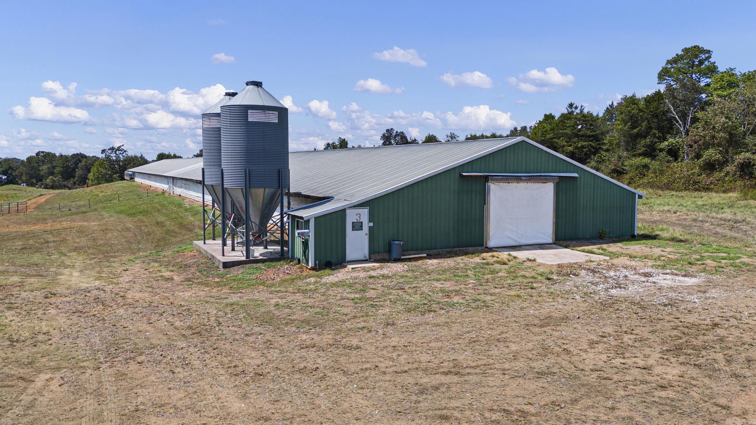 13589 Middle Ridge Road Property Photo 5