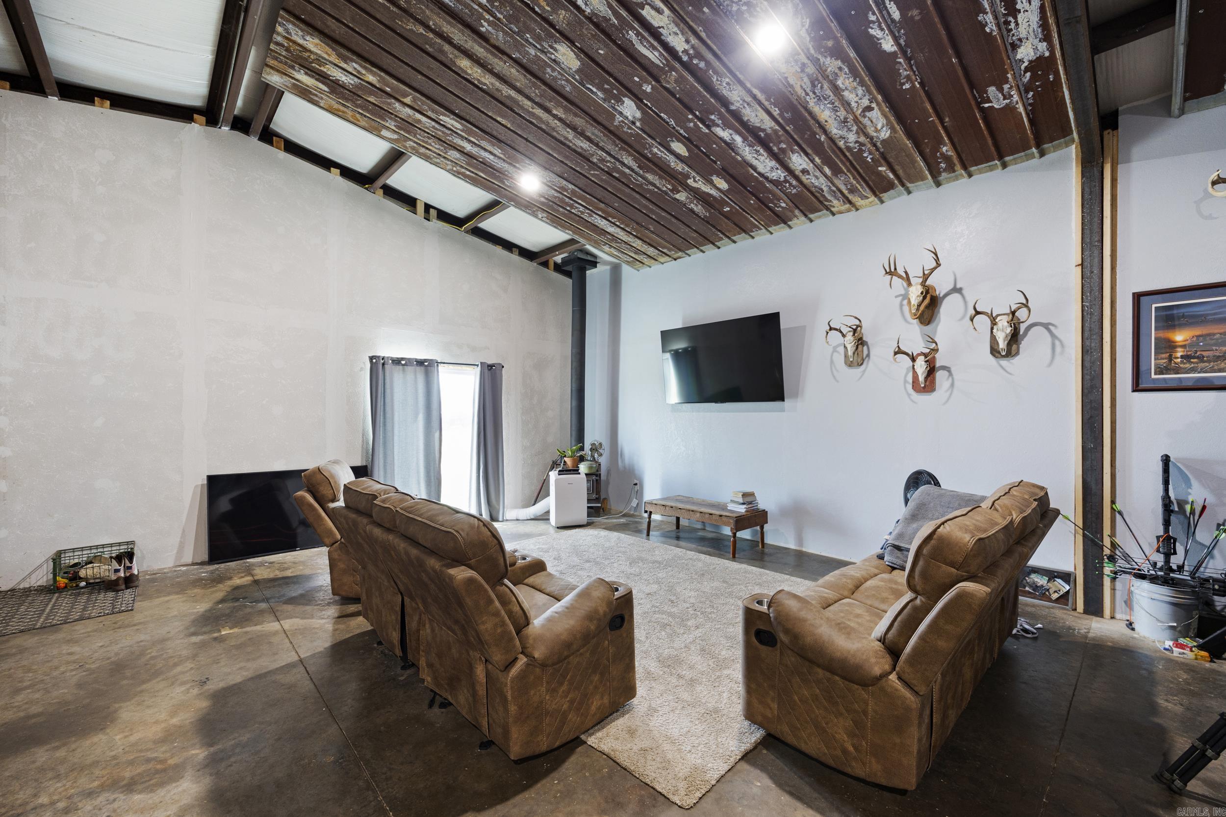 13589 Middle Ridge Road Property Photo 23