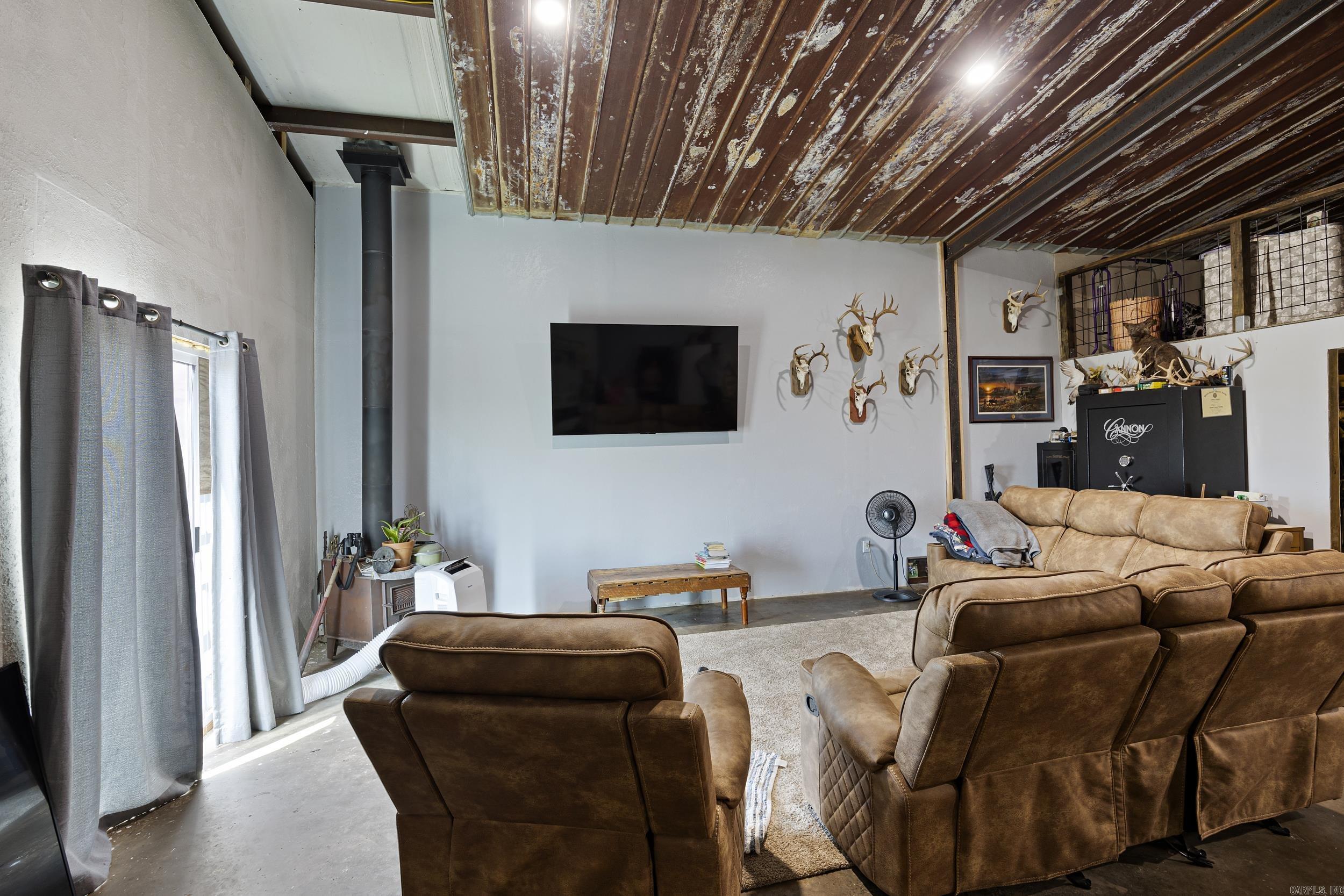 13589 Middle Ridge Road Property Photo 24