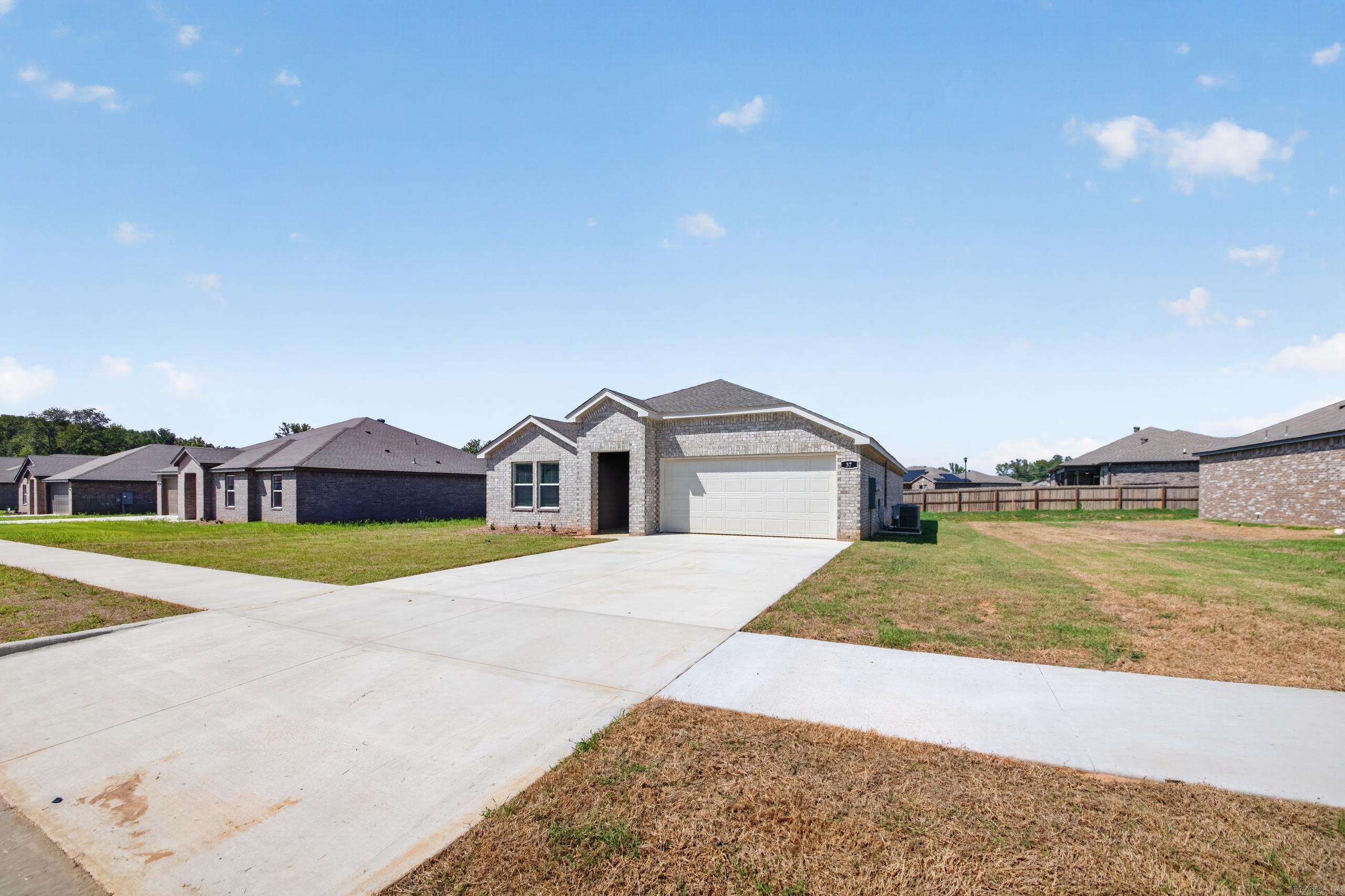 37 Wolfsbridge Loop Property Photo 2
