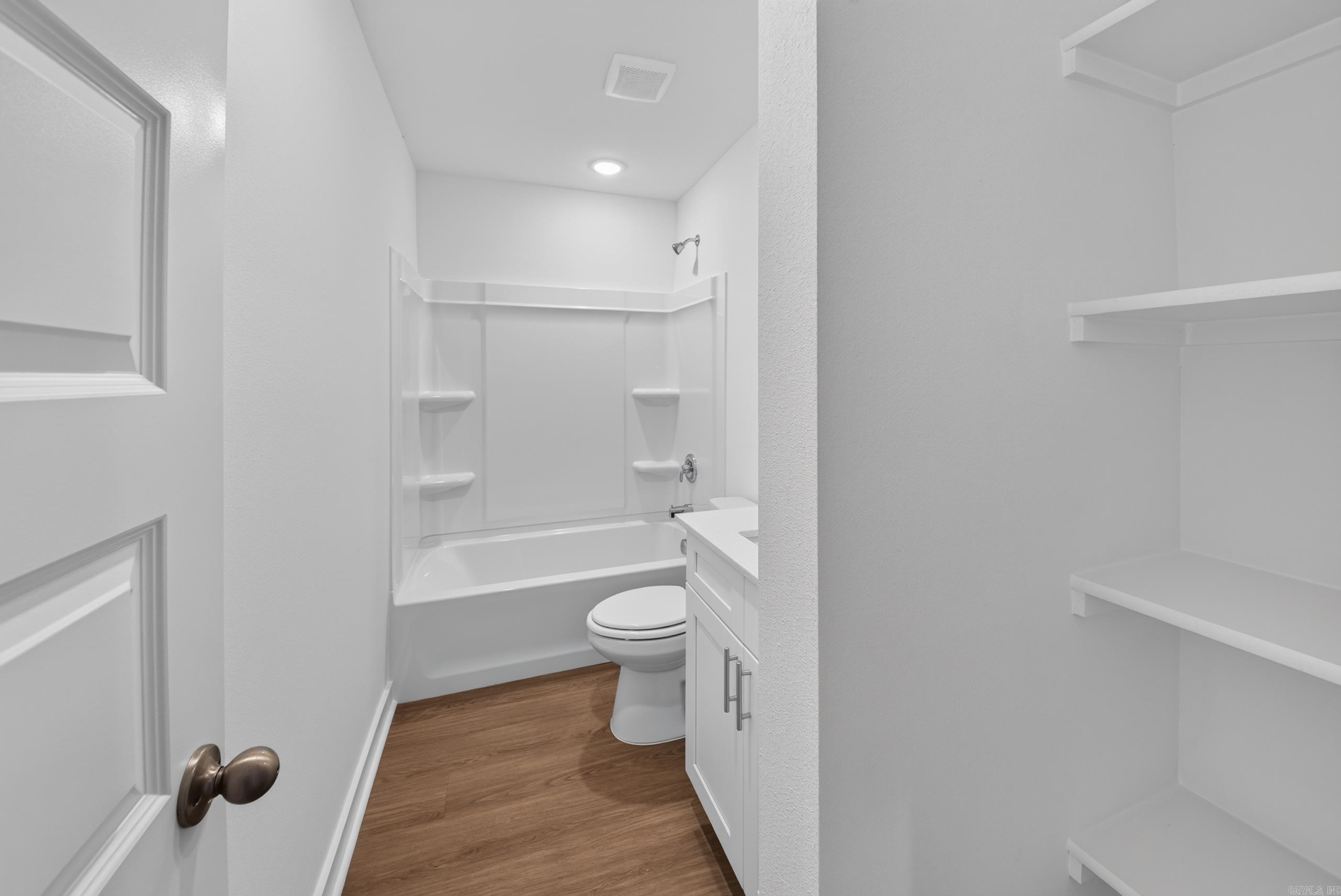 37 Wolfsbridge Loop Property Photo 7