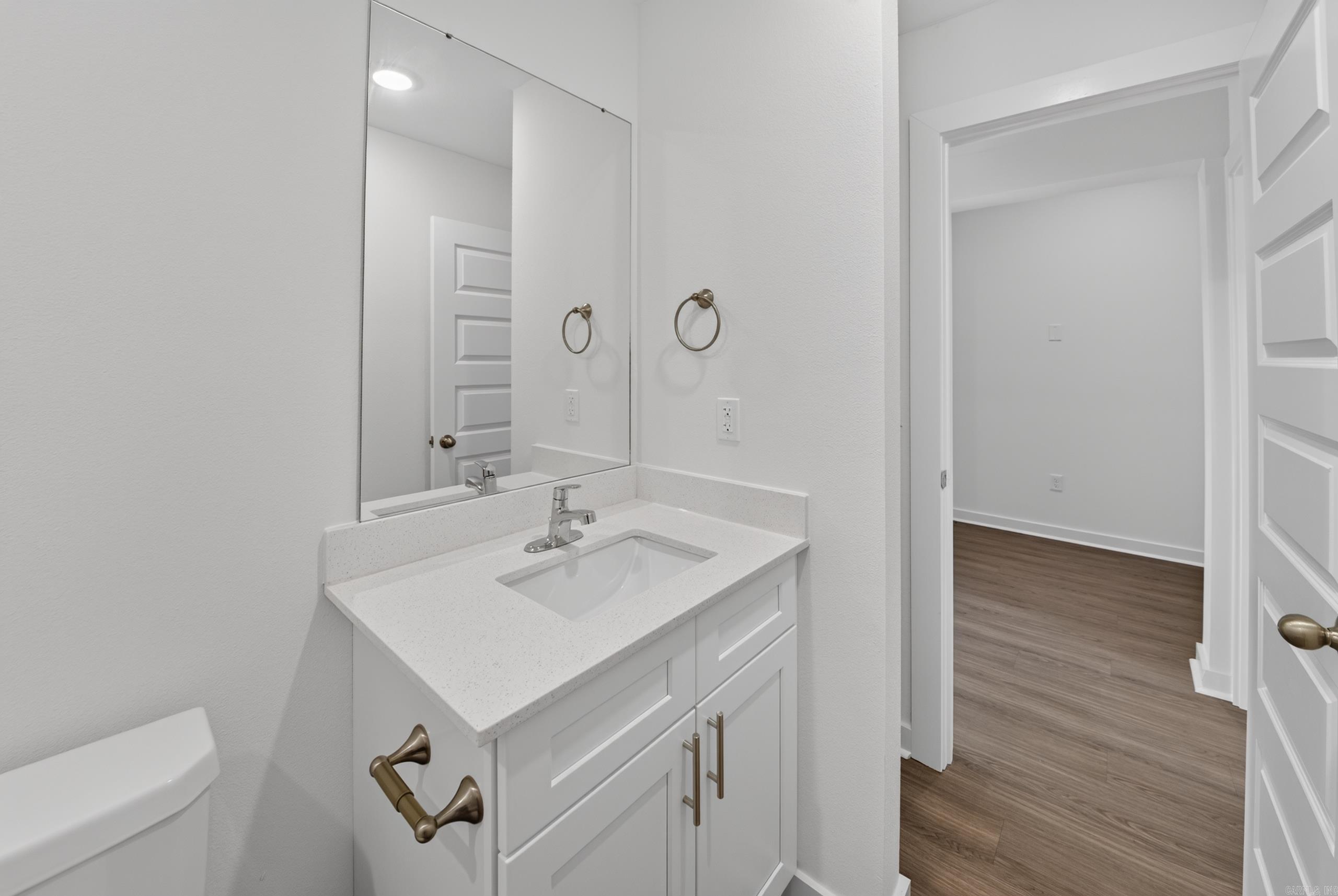 37 Wolfsbridge Loop Property Photo 8