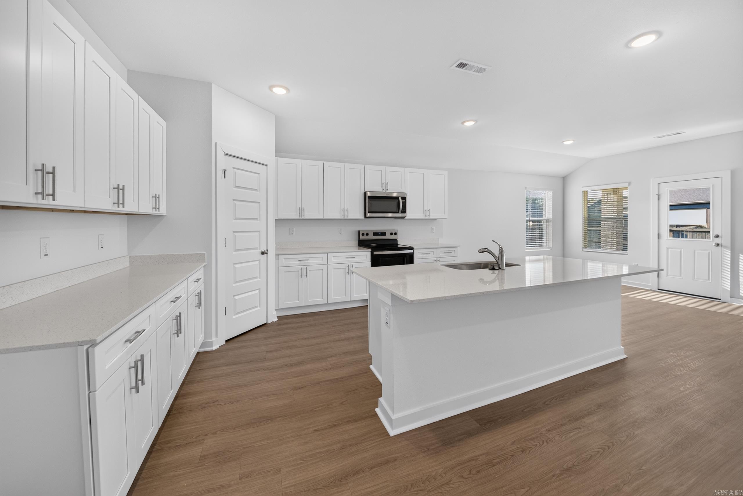 37 Wolfsbridge Loop Property Photo 18