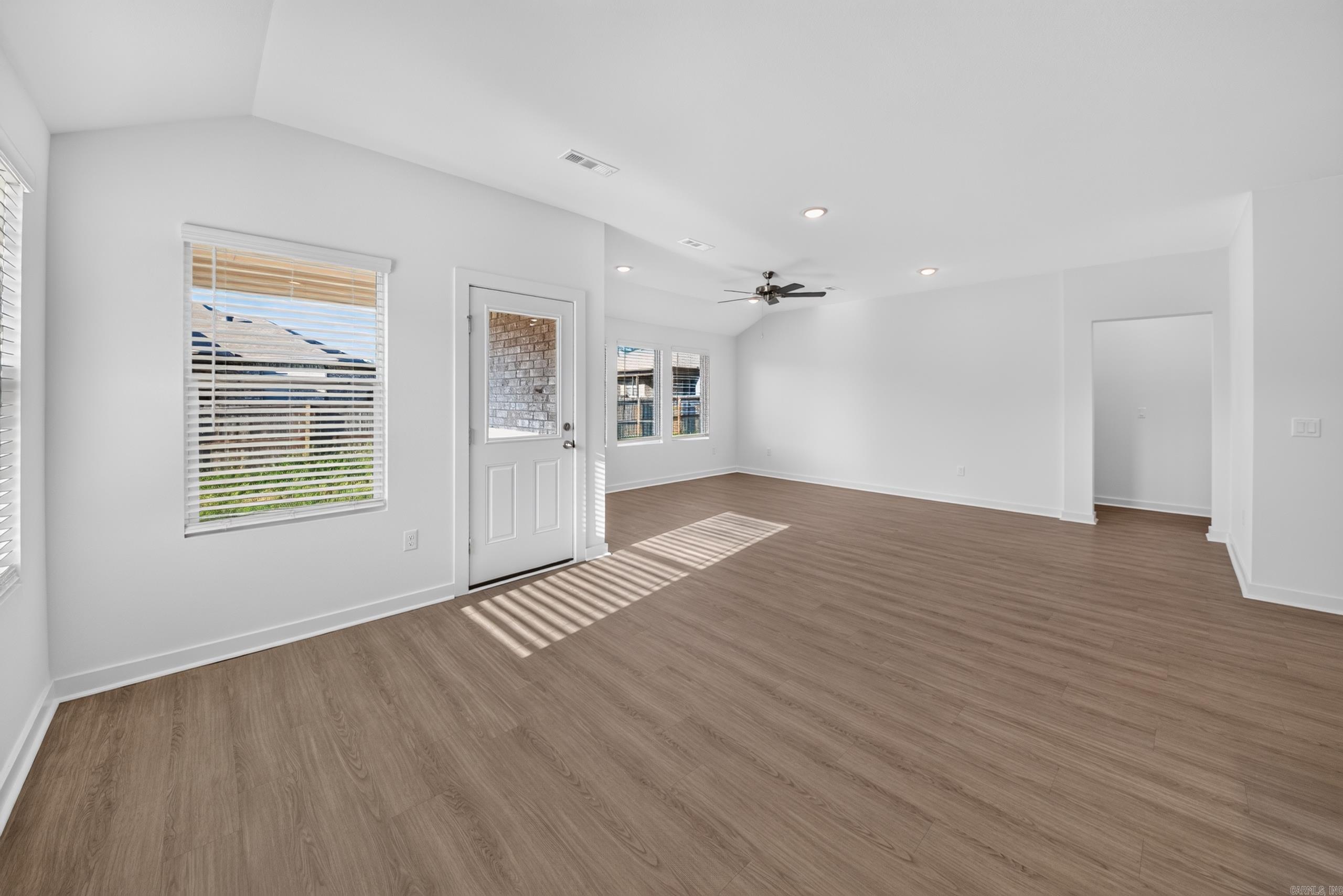 37 Wolfsbridge Loop Property Photo 22