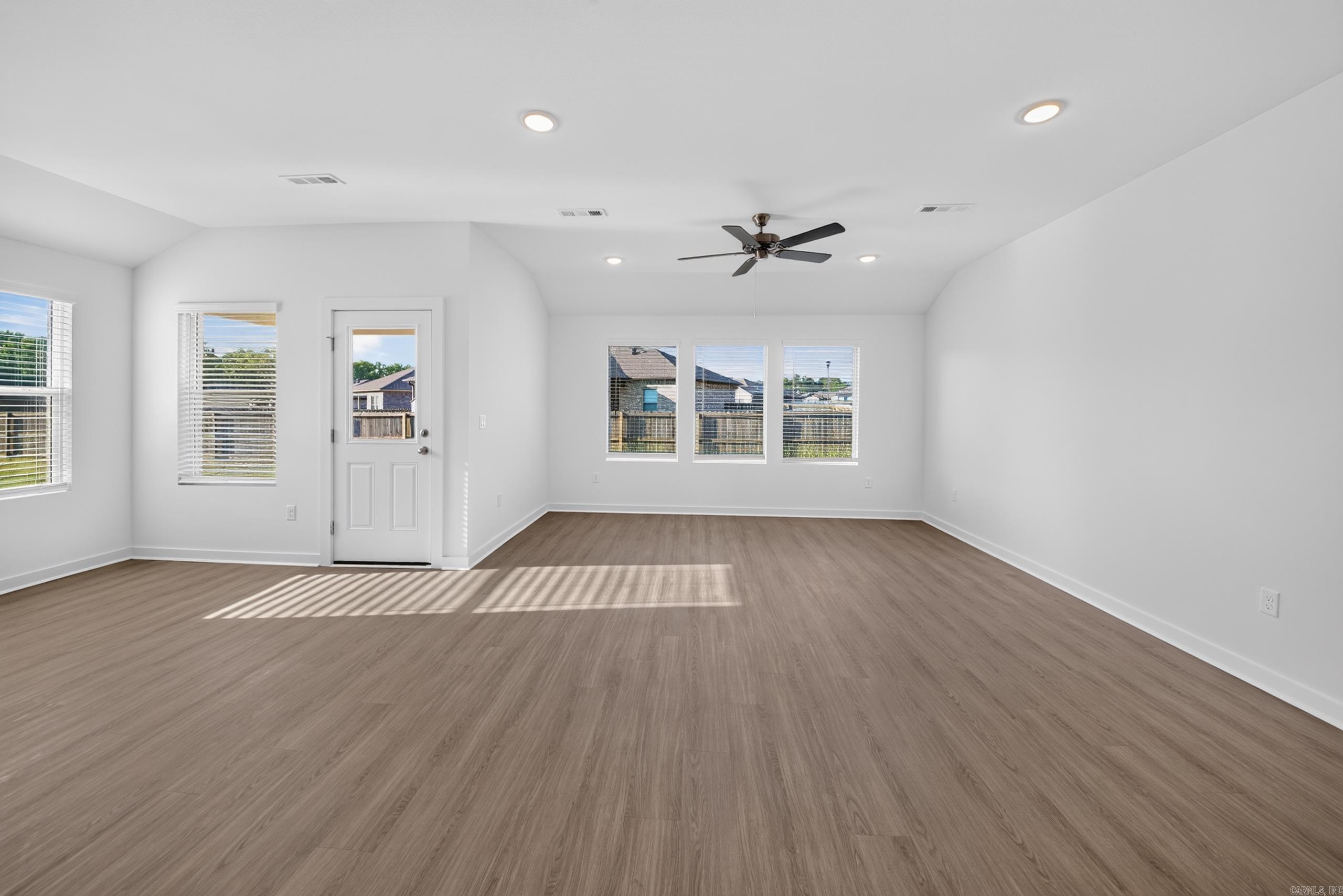 37 Wolfsbridge Loop Property Photo 27