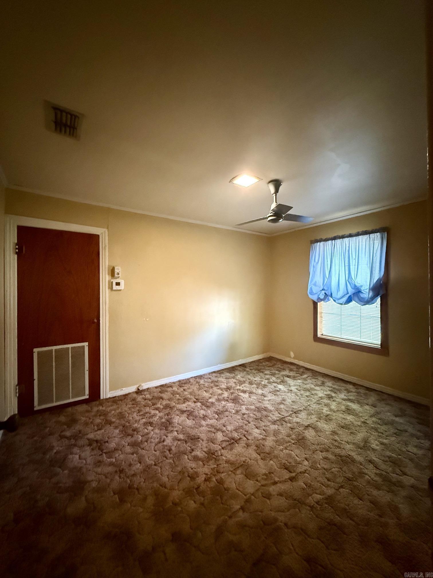907 N Cherry St Property Photo 10