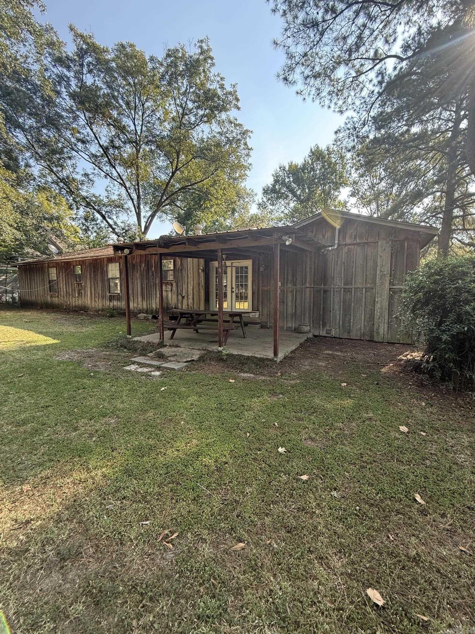907 N Cherry St Property Photo 17