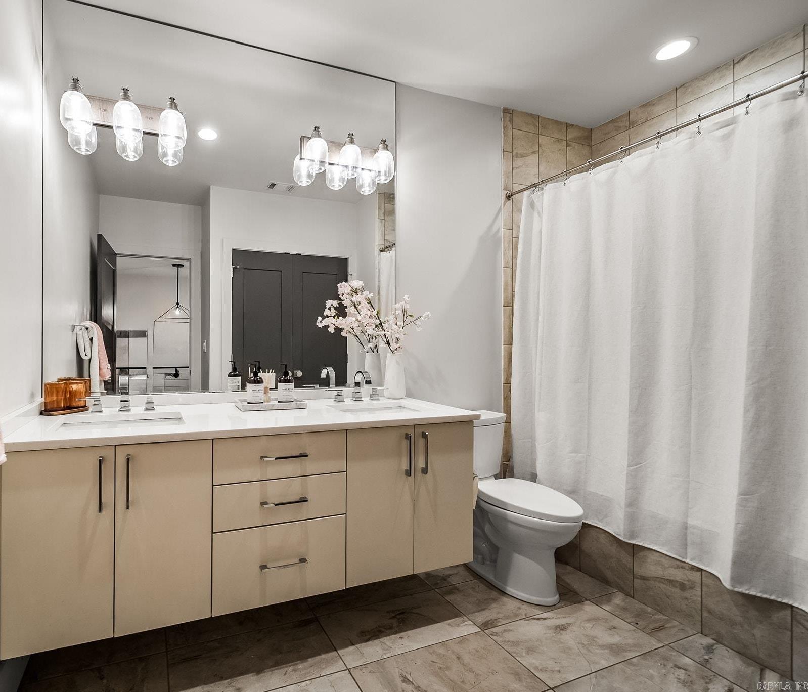 2721 N Pierce Street Property Photo 42
