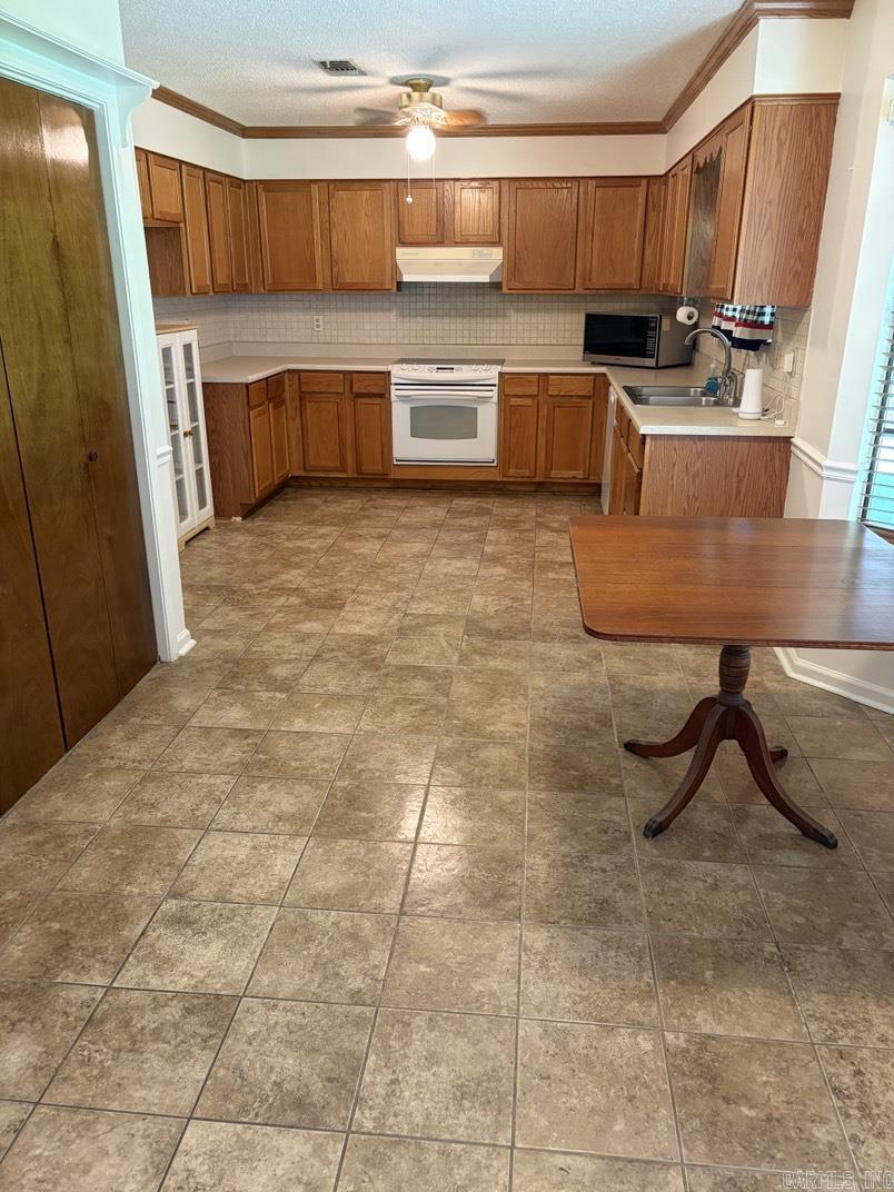 6208 Allwood Dr Property Photo 3