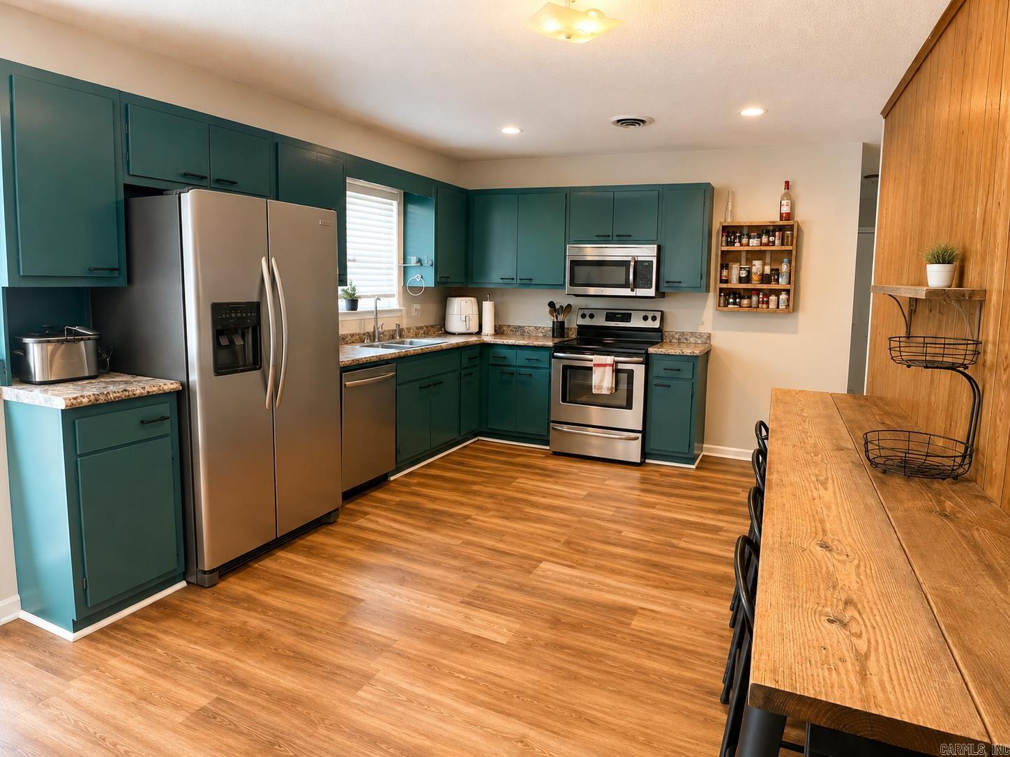 315 Howard Street Property Photo 5